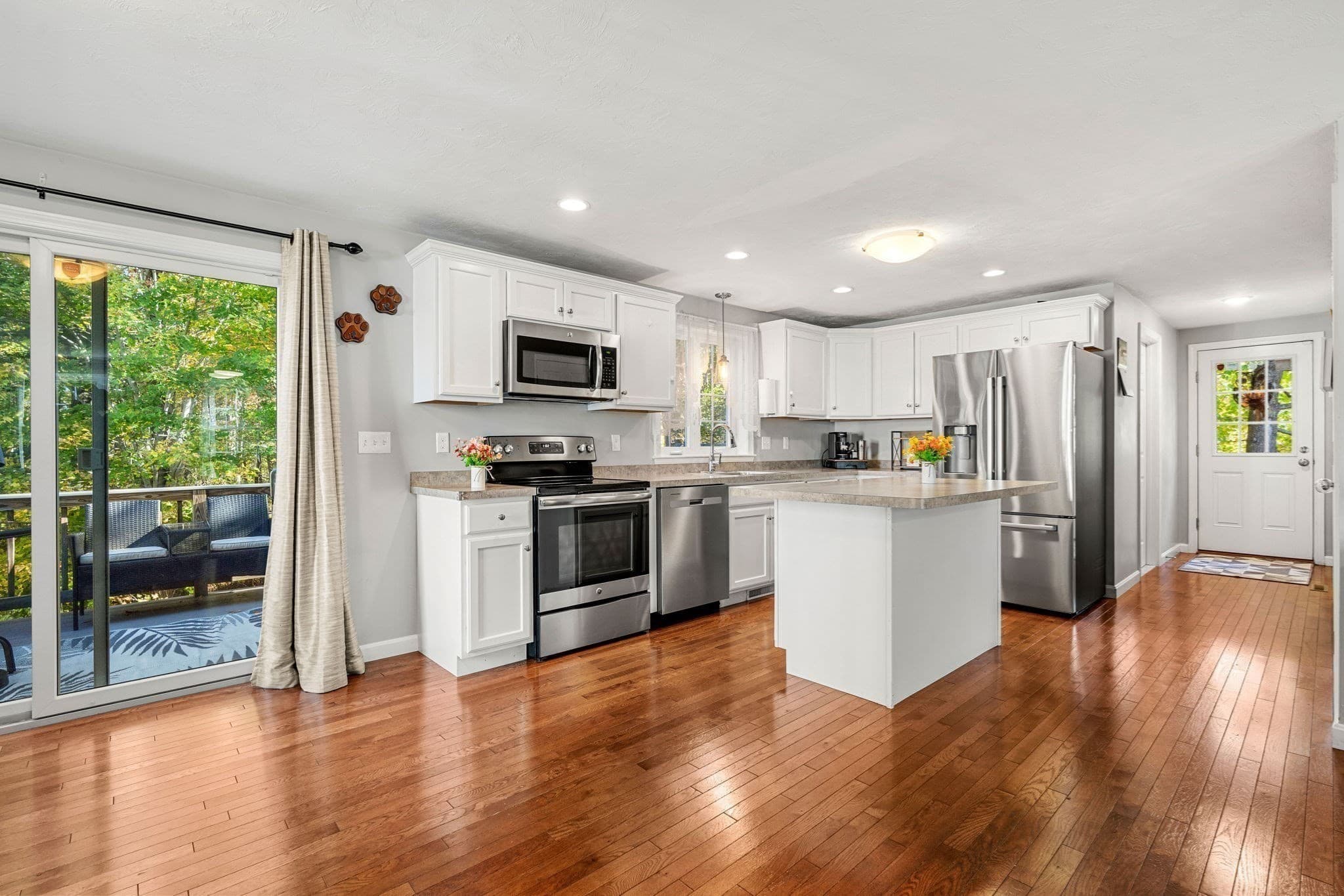 Single Family Residence at 72 Hoover St, Taunton MA 02780, photo 3 of 31