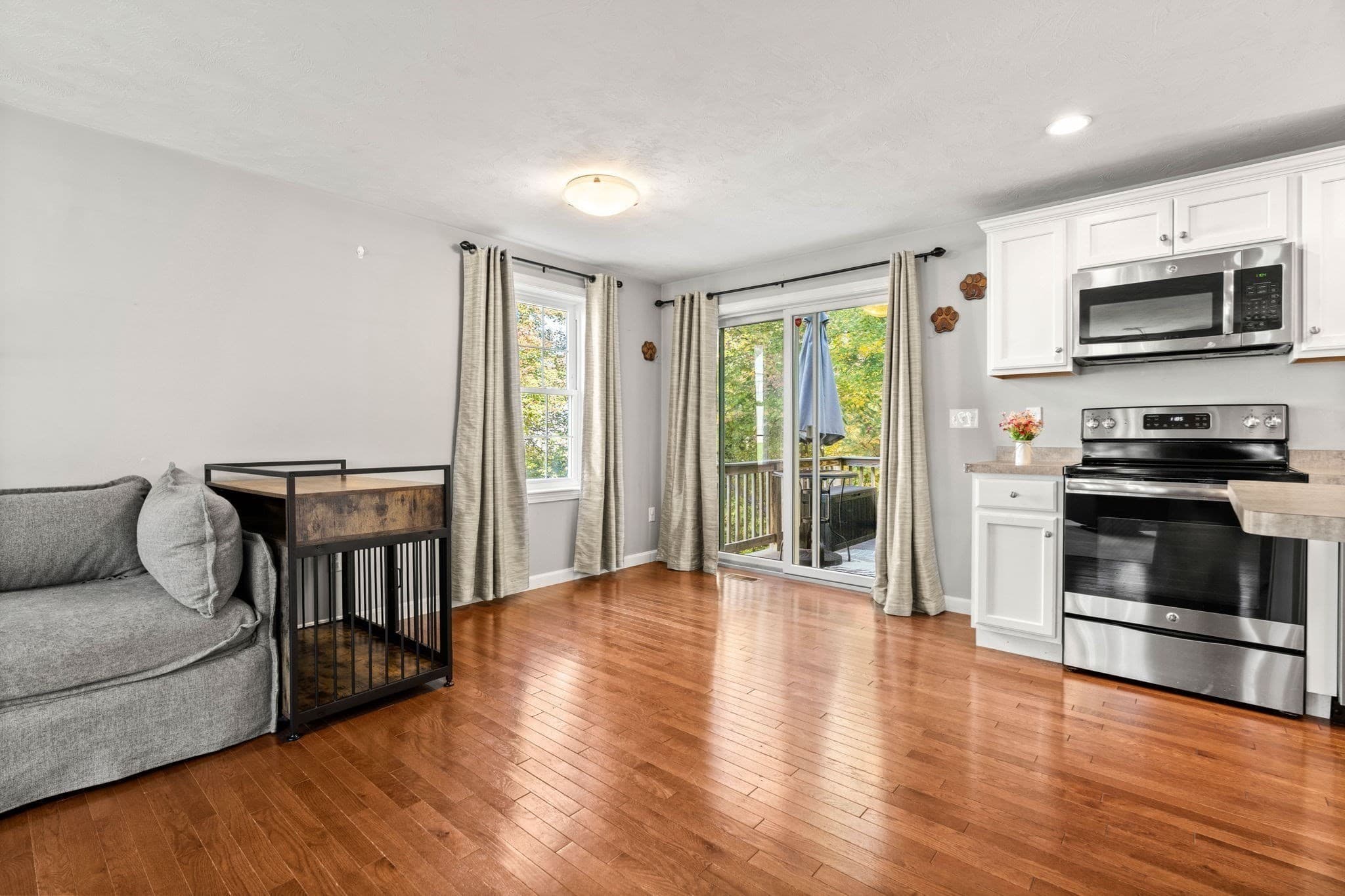 Single Family Residence at 72 Hoover St, Taunton MA 02780, photo 8 of 31