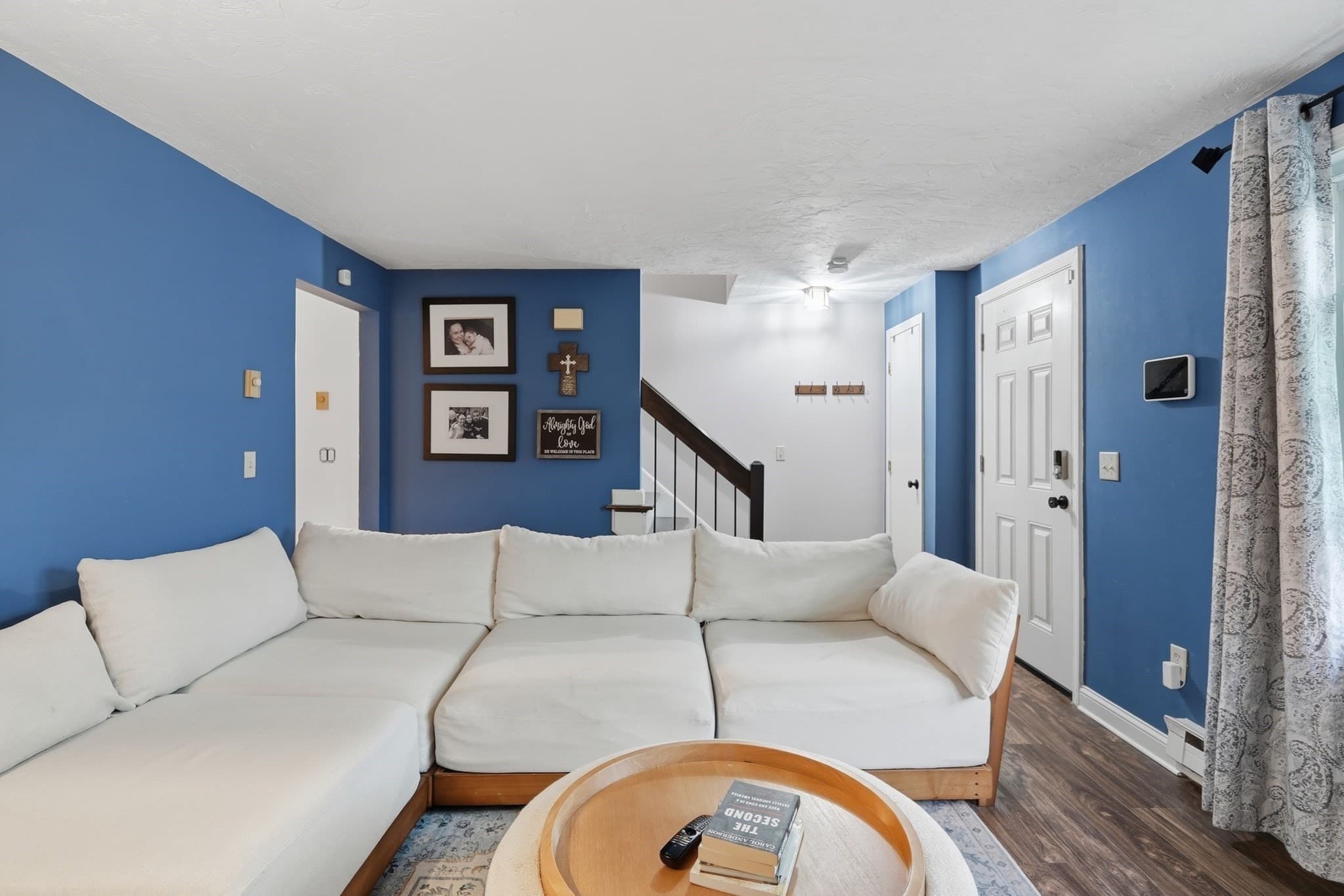 Single Family Residence at 15 Enid St, Worcester MA 01604, photo 3 of 17