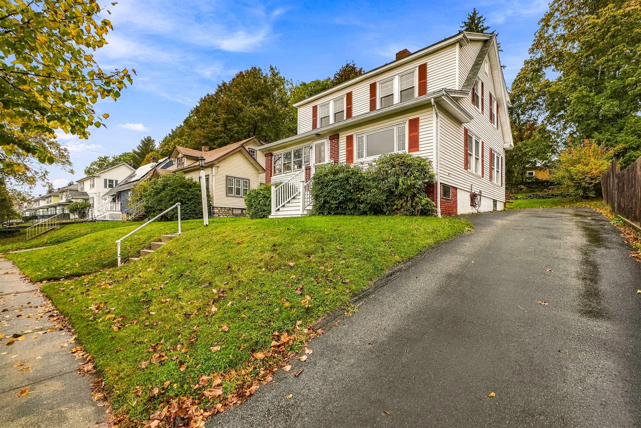 Single Family Residence at 48 Barnard Rd, Worcester MA 01605, photo 2 of 40