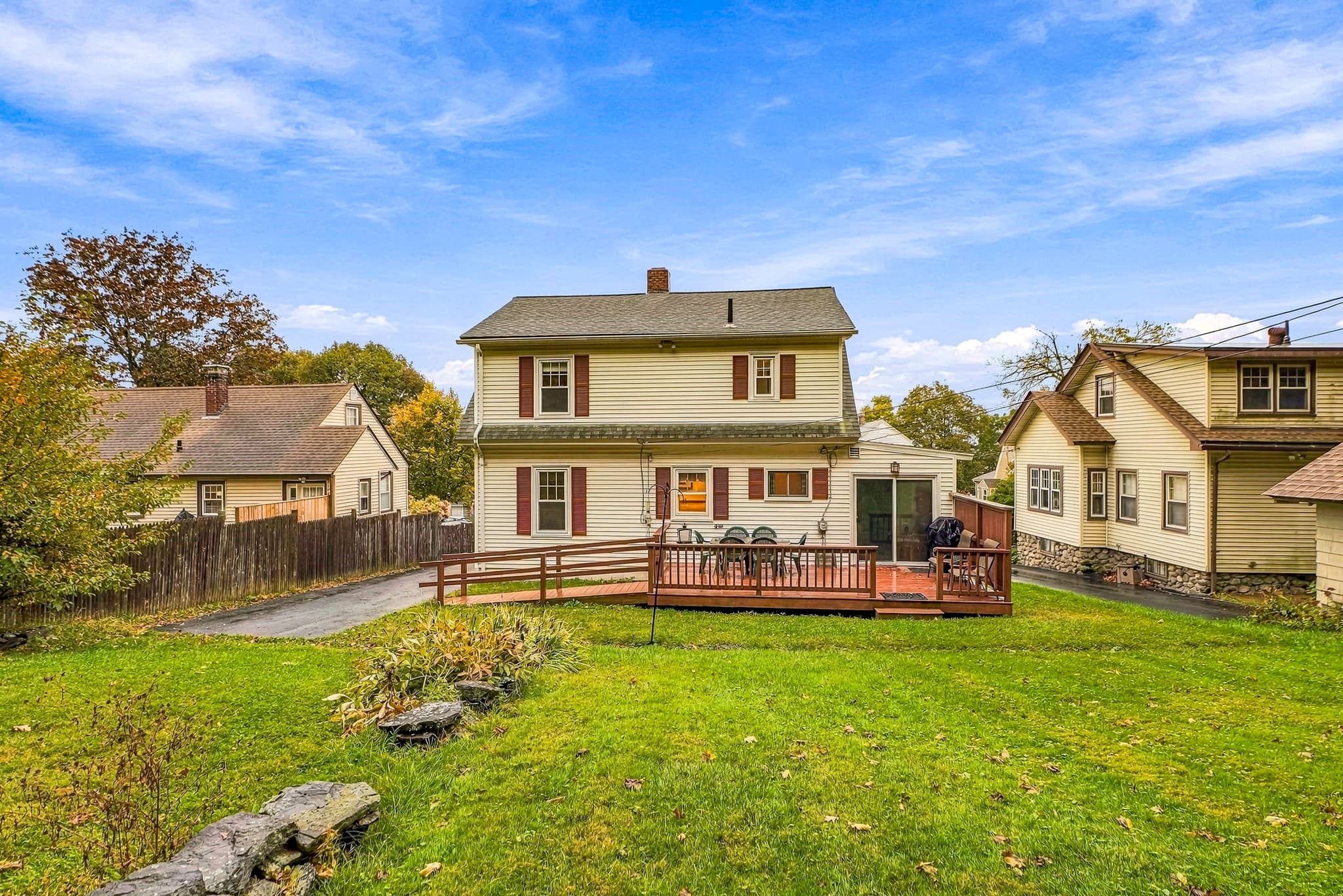 Single Family Residence at 48 Barnard Rd, Worcester MA 01605, photo 5 of 40