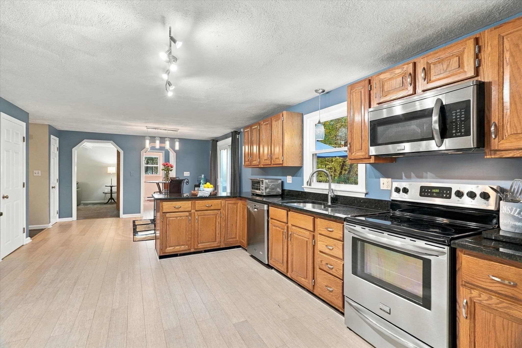 Single Family Residence at 8 Montclair Ave, Andover MA 01810, photo 11 of 42