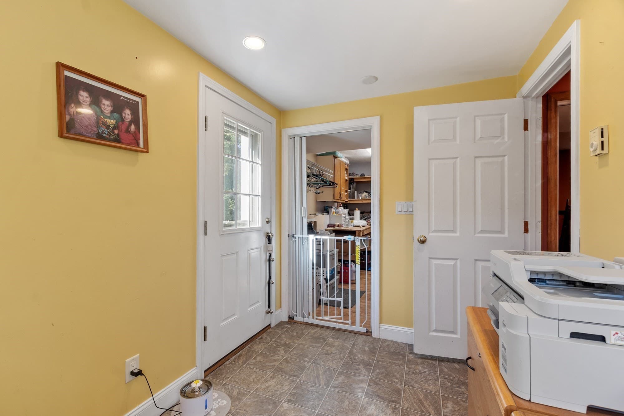 Single Family Residence at 12 Prior Dr., Framingham MA 01701, photo 13 of 39