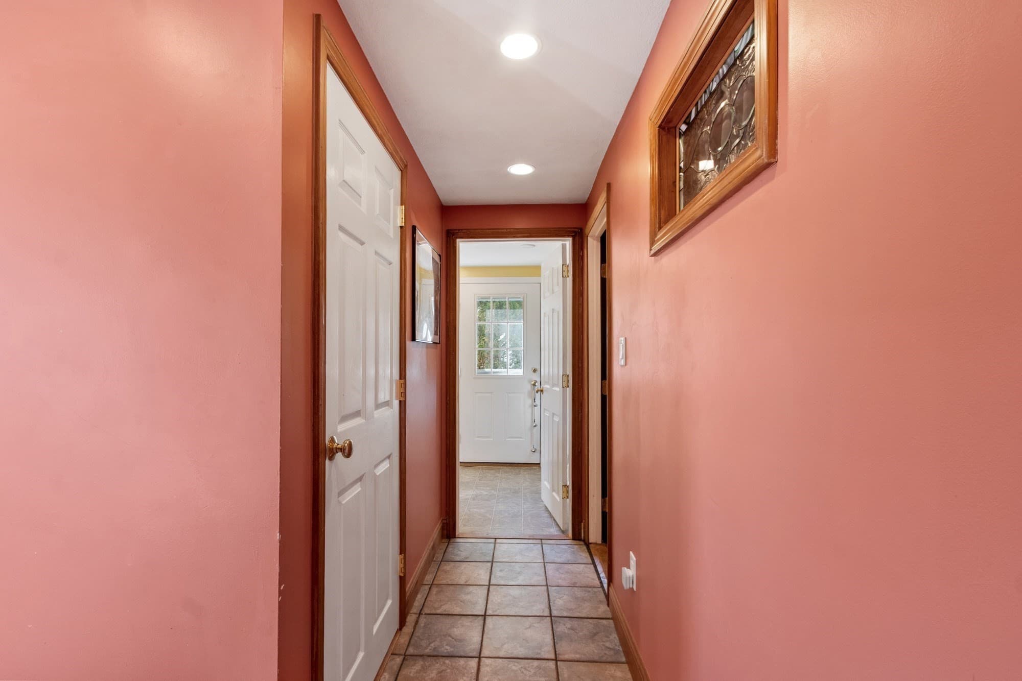Single Family Residence at 12 Prior Dr., Framingham MA 01701, photo 10 of 39
