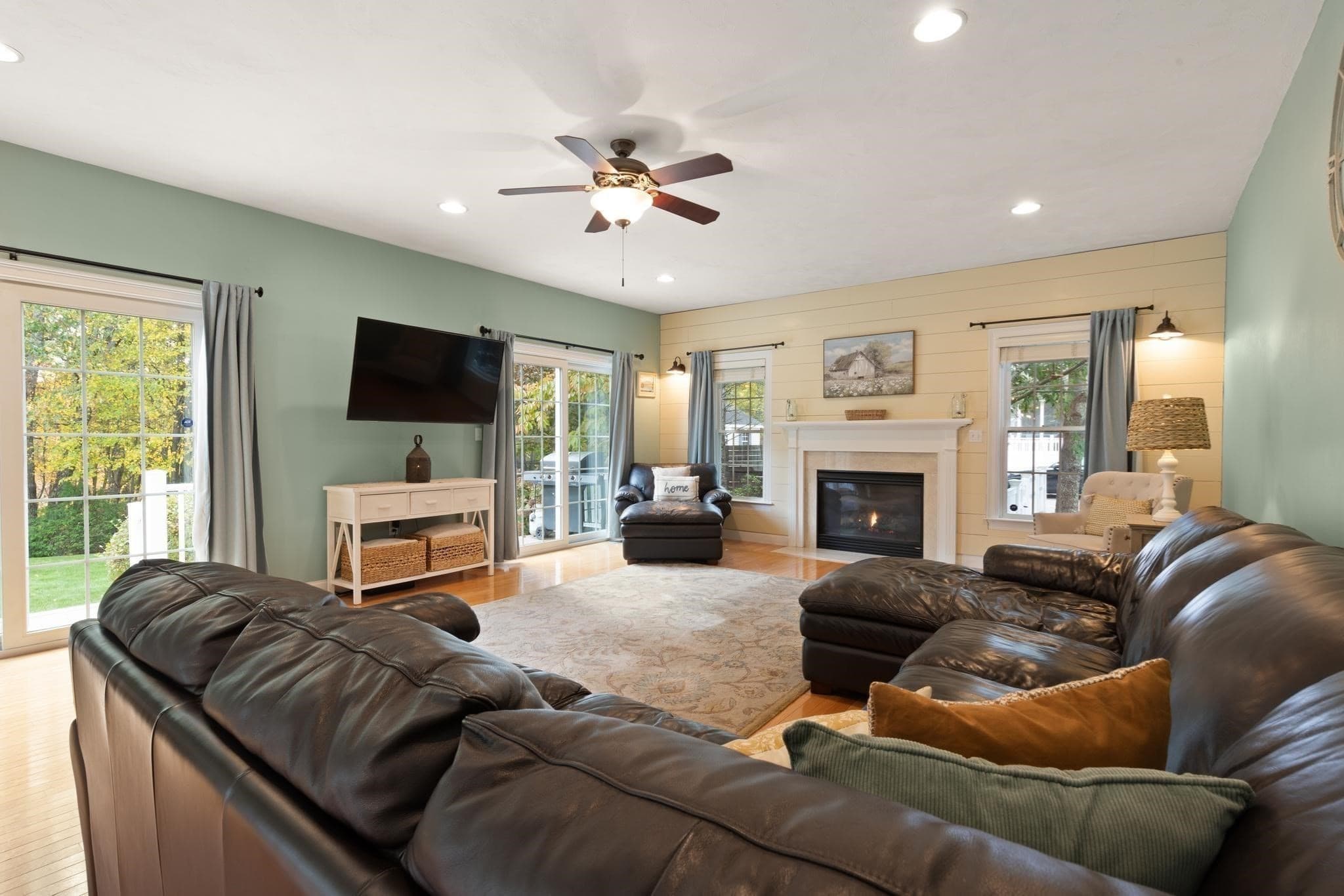 Single Family Residence at 185 Riverside Dr, Wrentham MA 02093, photo 17 of 42