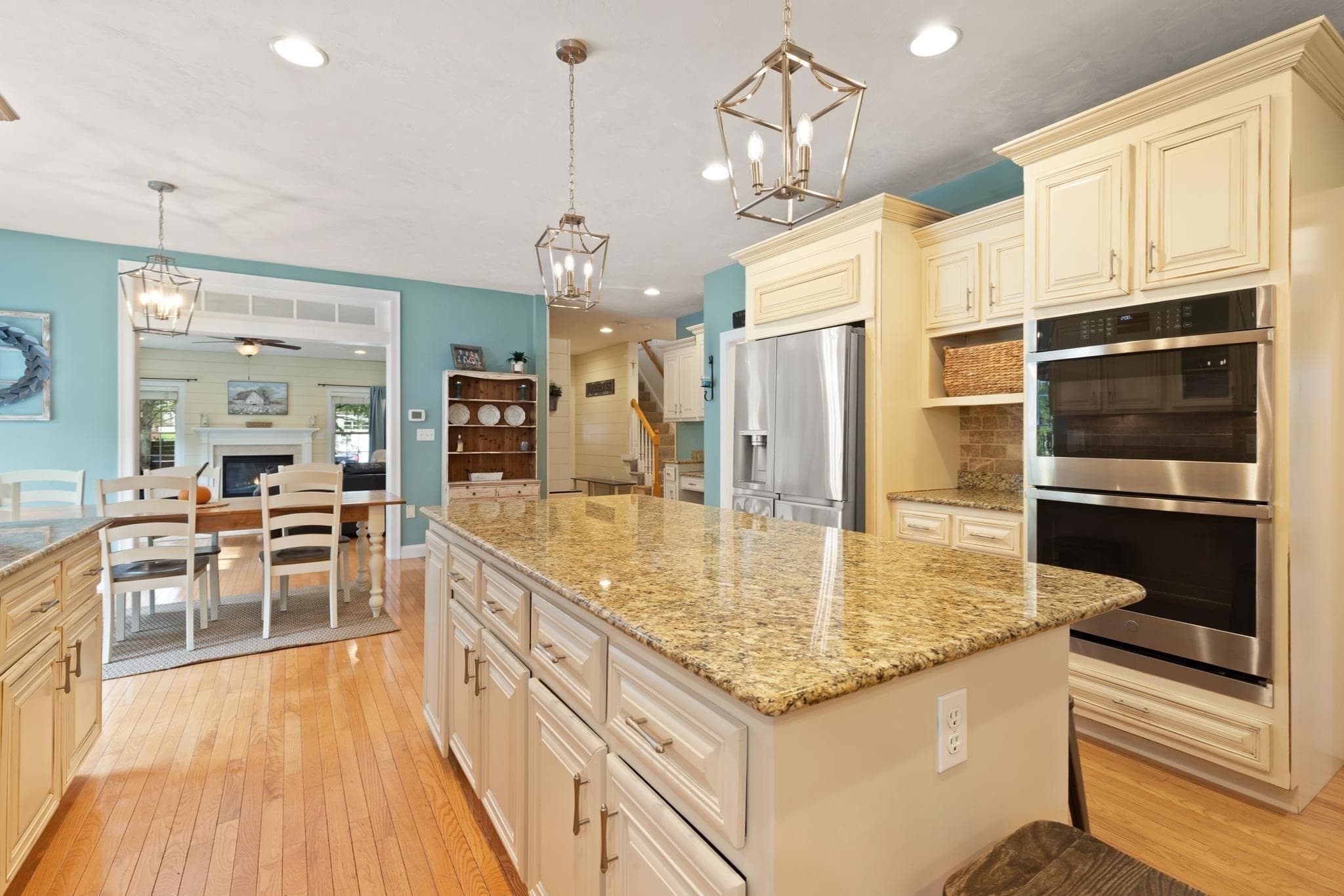 Single Family Residence at 185 Riverside Dr, Wrentham MA 02093, photo 12 of 42