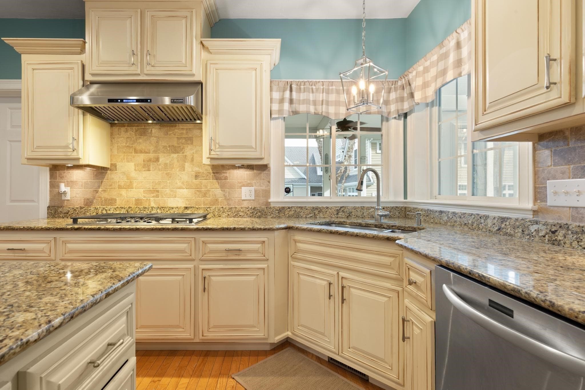 Single Family Residence at 185 Riverside Dr, Wrentham MA 02093, photo 11 of 42