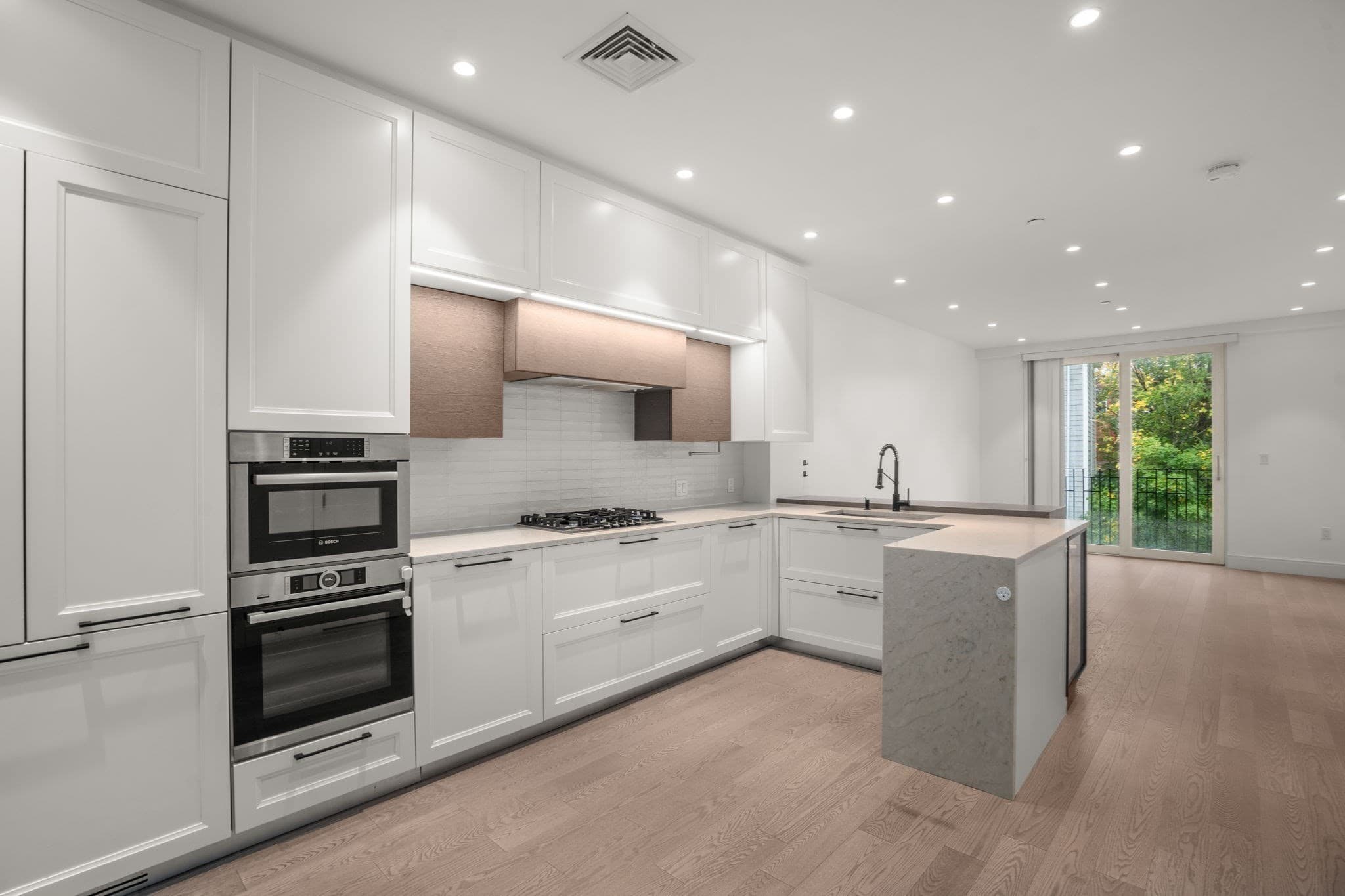 Condominium at 69 Walnut Street # 7, Brookline MA 02445, photo 3 of 25