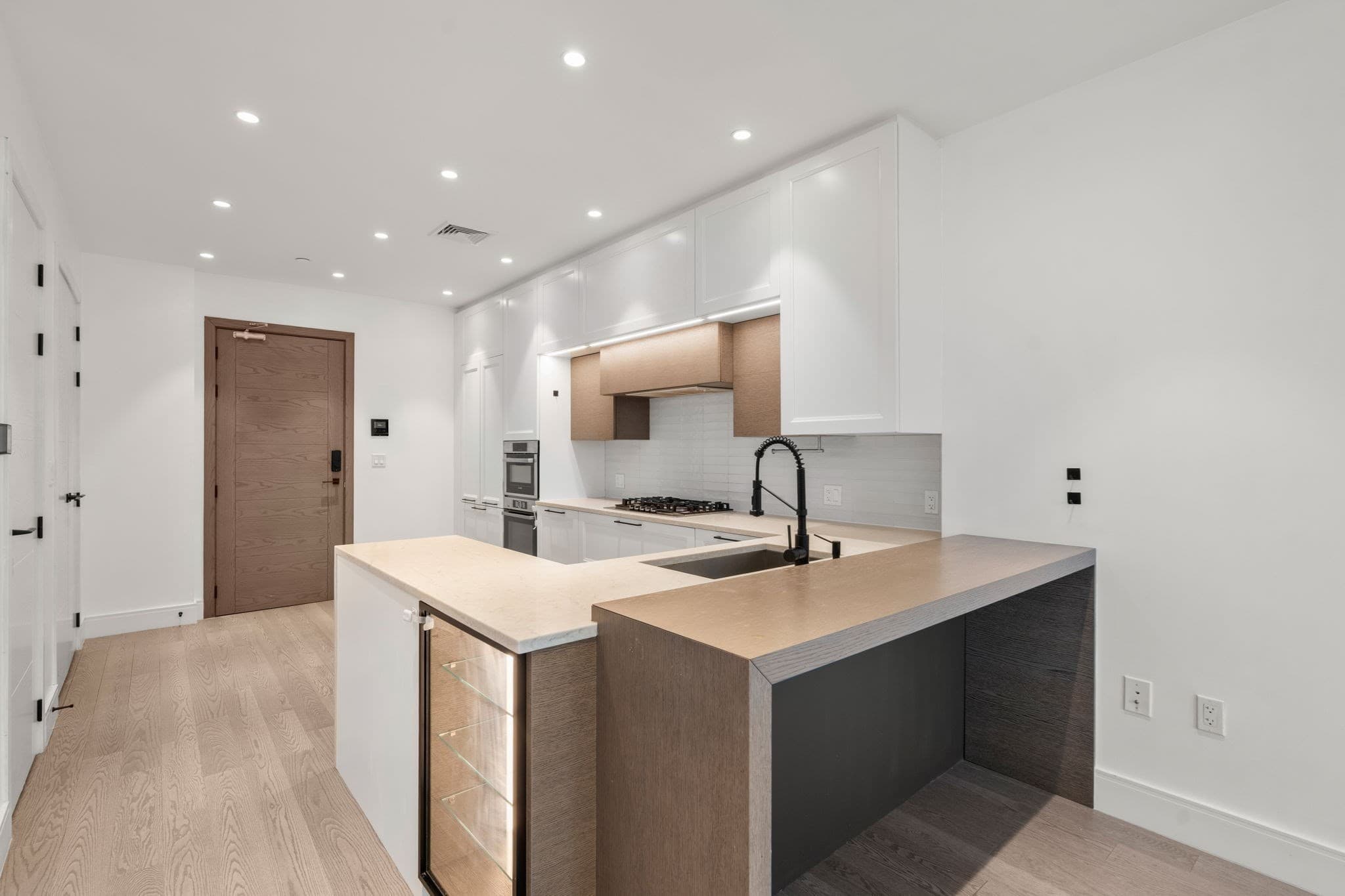 Condominium at 69 Walnut Street # 7, Brookline MA 02445, photo 4 of 25