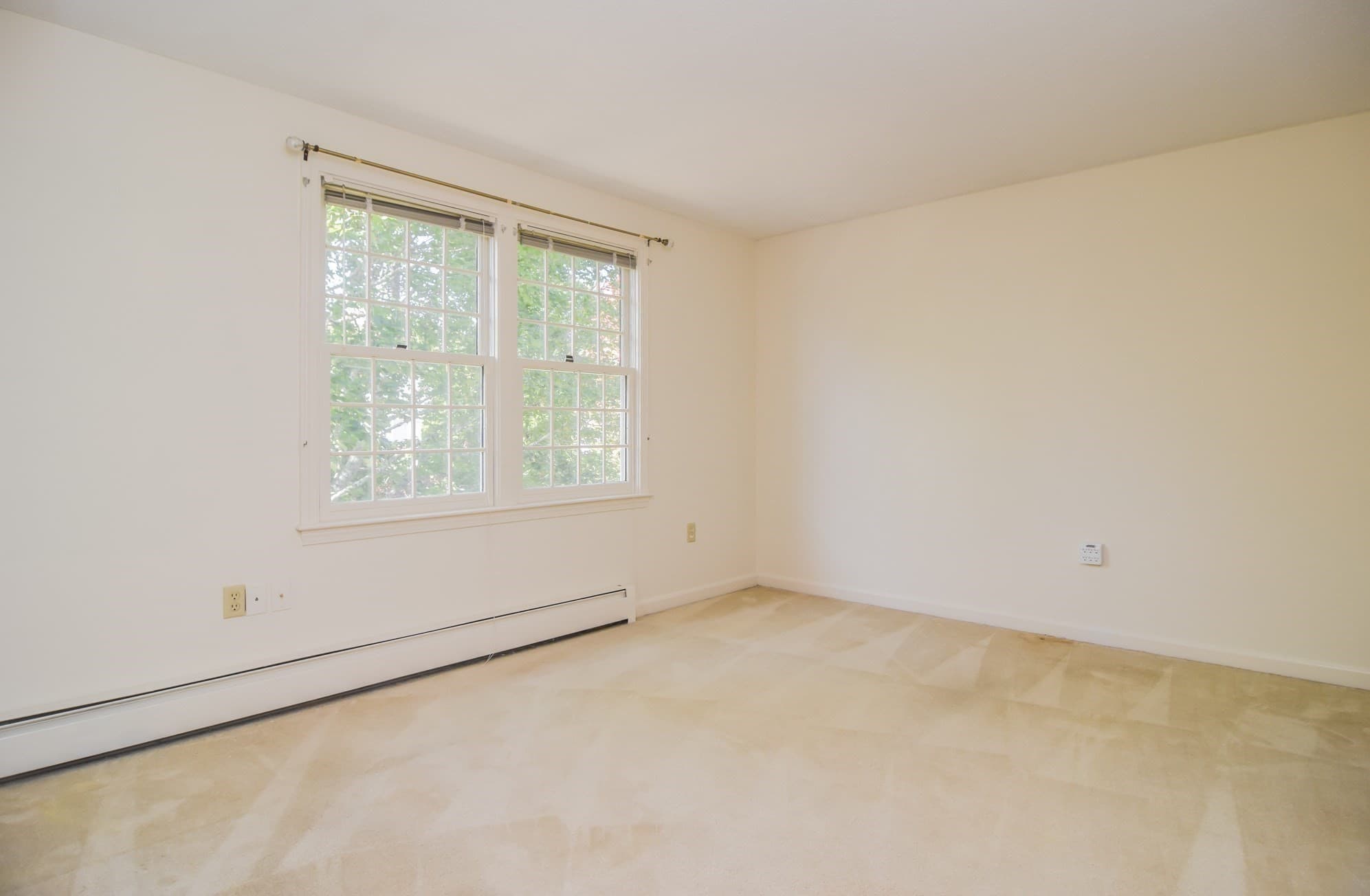 Single Family Residence at 9 Wimbledon Crossing, Dracut MA 01826, photo 20 of 33