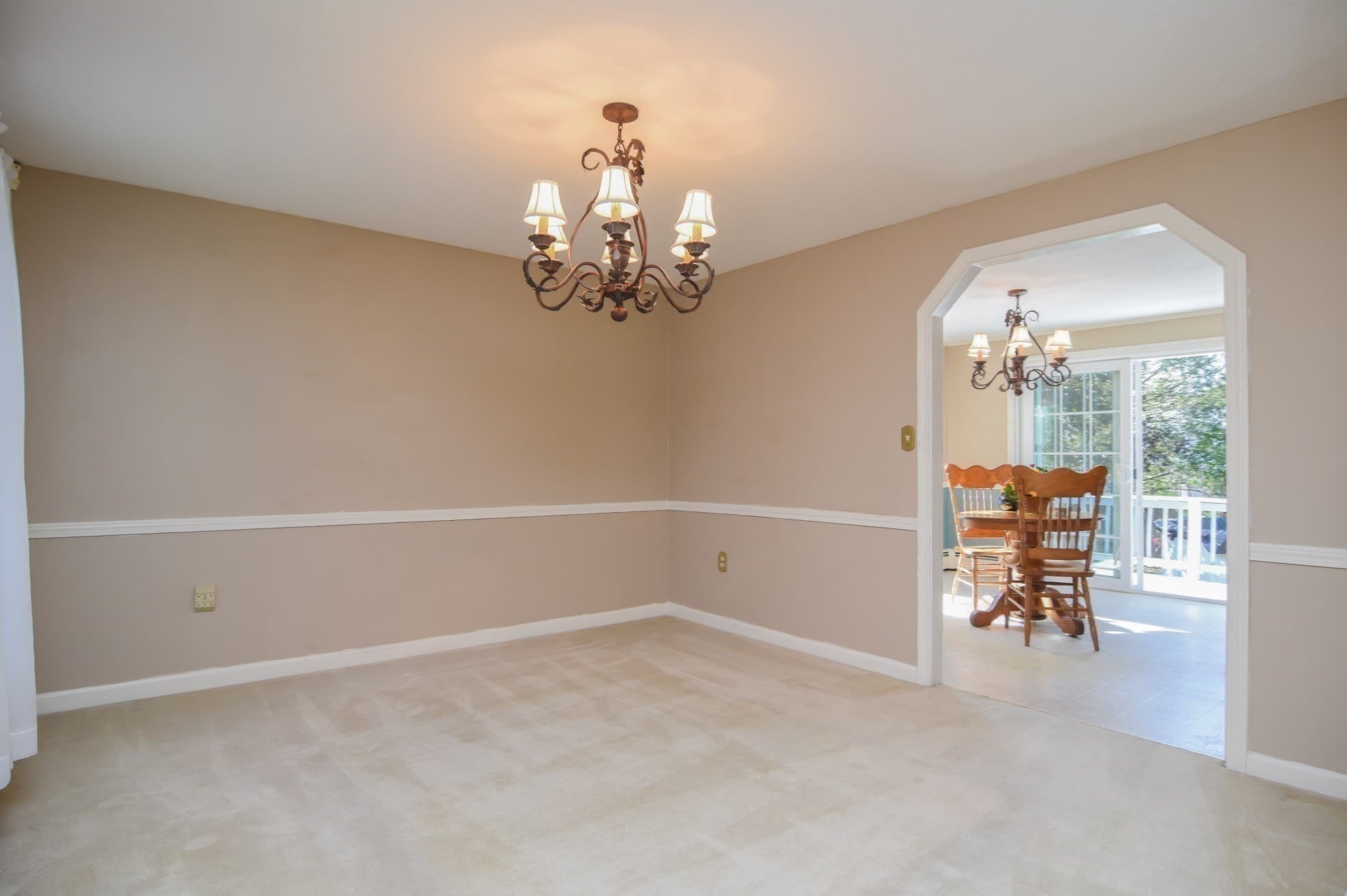 Single Family Residence at 9 Wimbledon Crossing, Dracut MA 01826, photo 11 of 33