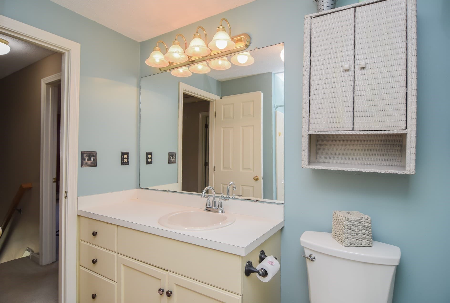 Single Family Residence at 9 Wimbledon Crossing, Dracut MA 01826, photo 25 of 33