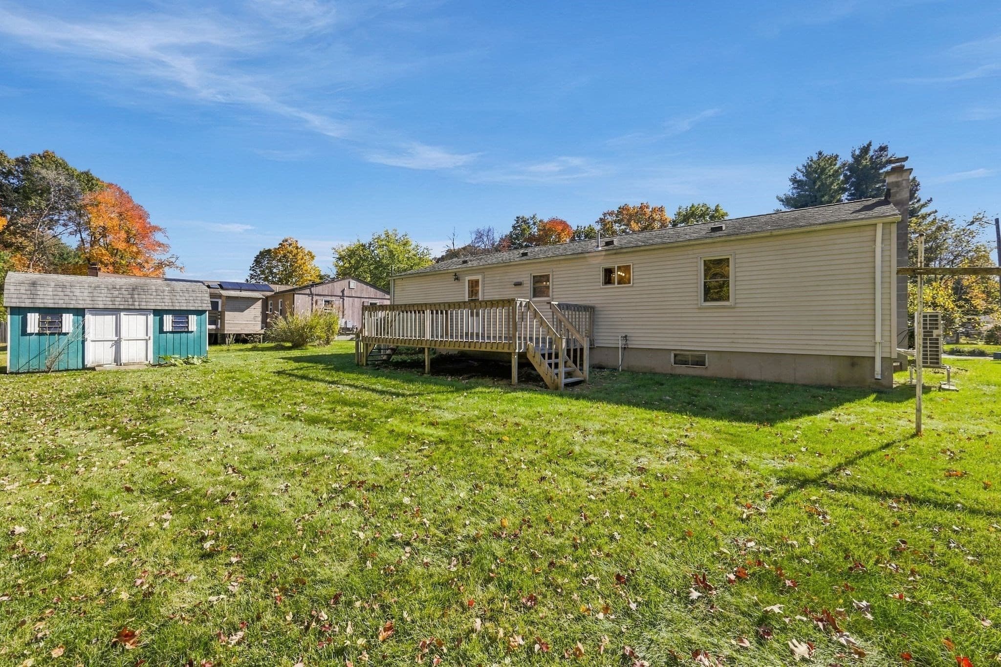 Single Family Residence at 286 Peekskill Ave, Springfield MA 01129, photo 7 of 38