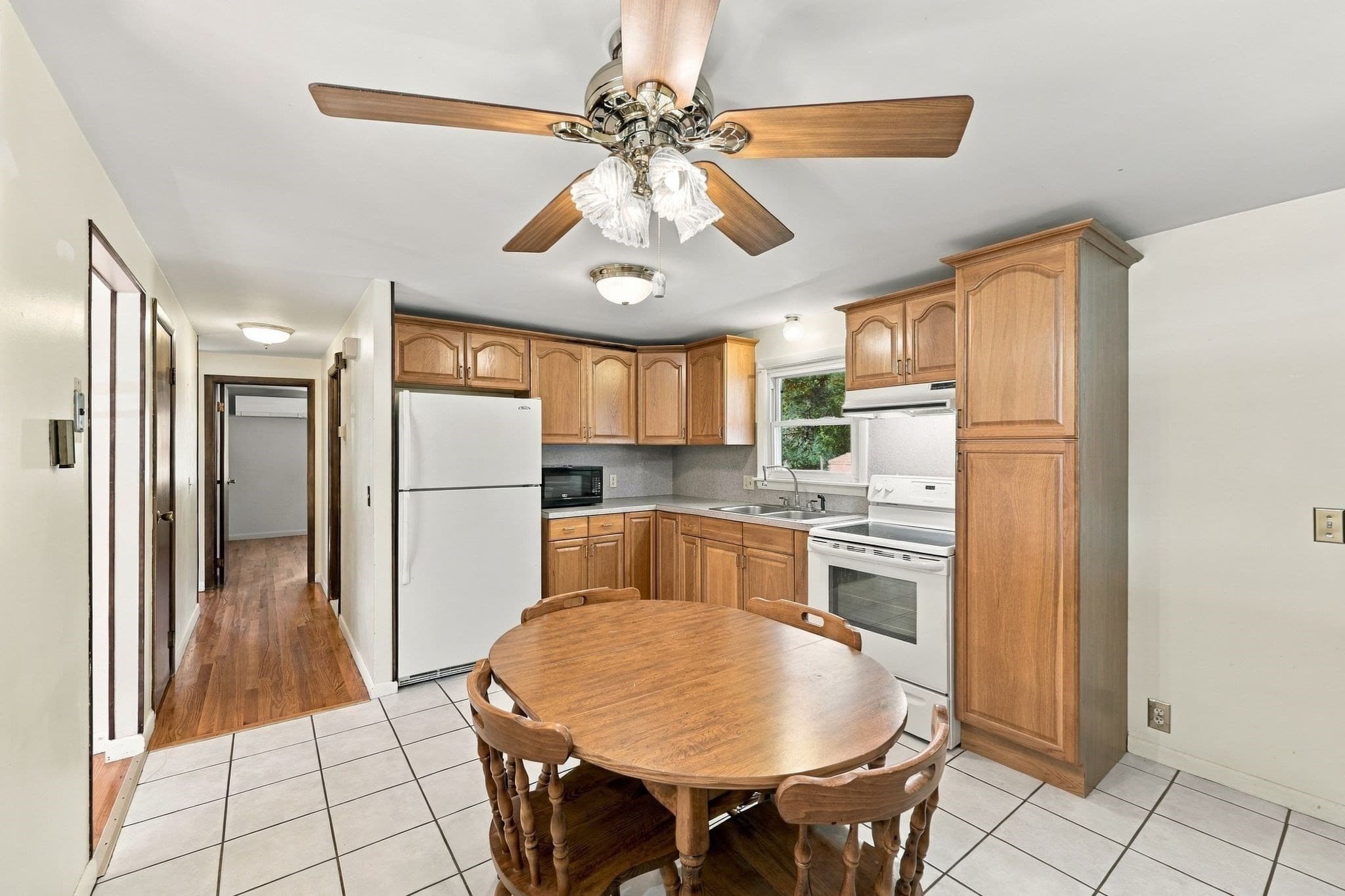 Single Family Residence at 286 Peekskill Ave, Springfield MA 01129, photo 20 of 38