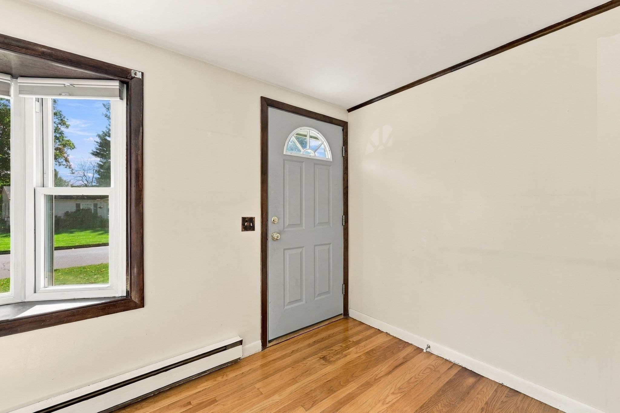 Single Family Residence at 286 Peekskill Ave, Springfield MA 01129, photo 9 of 38