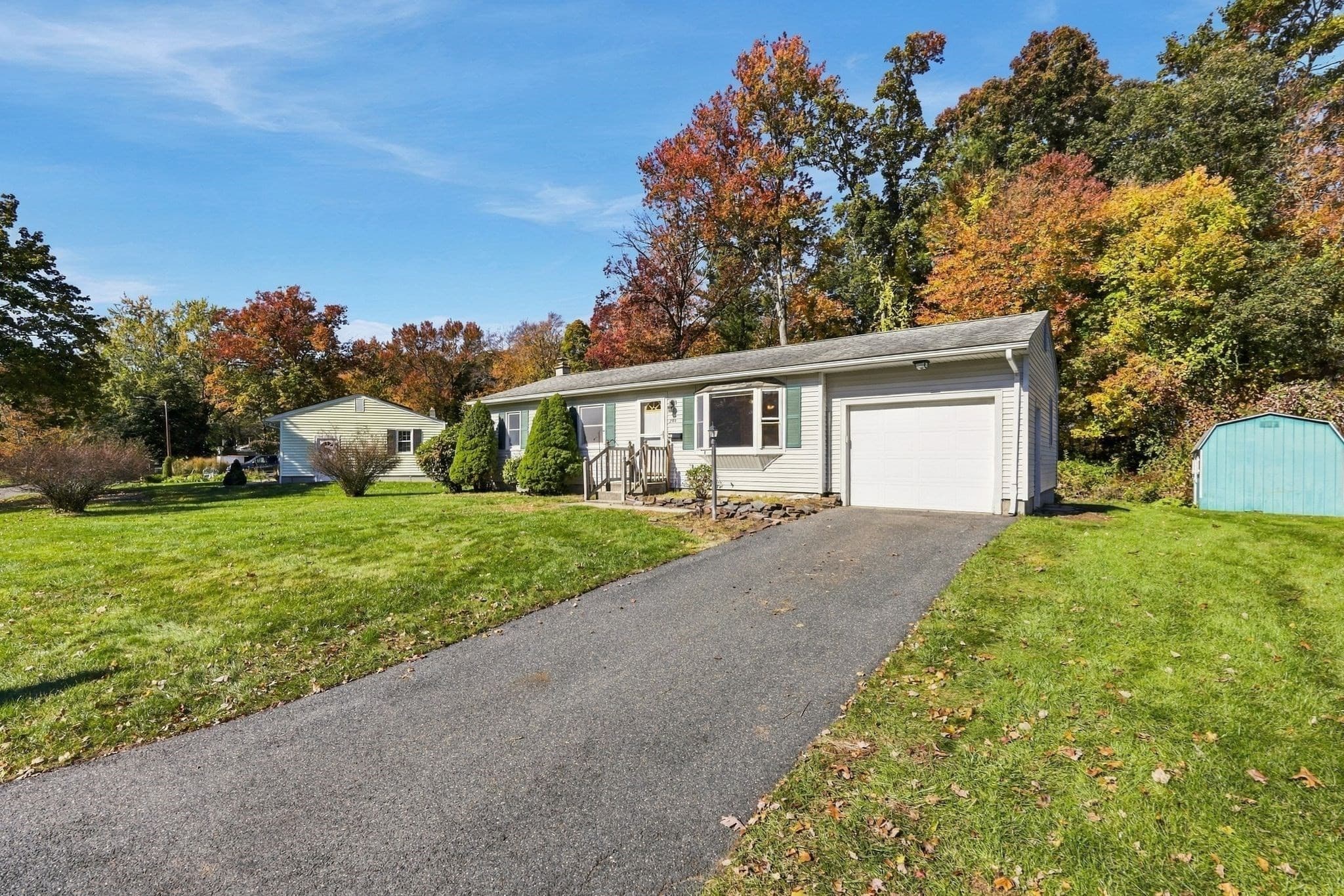 Single Family Residence at 286 Peekskill Ave, Springfield MA 01129, photo 31 of 38