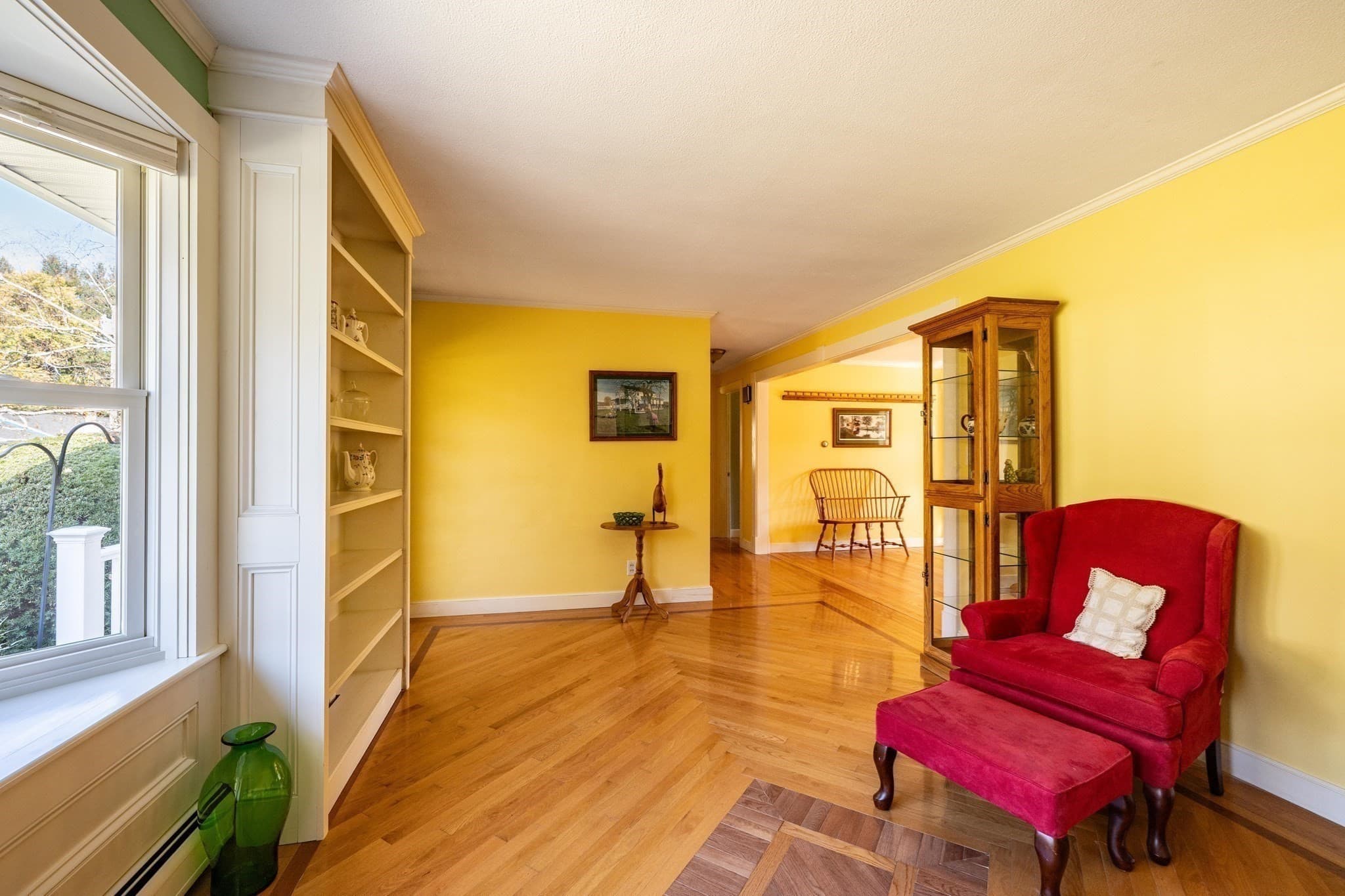 Single Family Residence at 25 Murphy Ter, Northampton MA 01060, photo 9 of 36