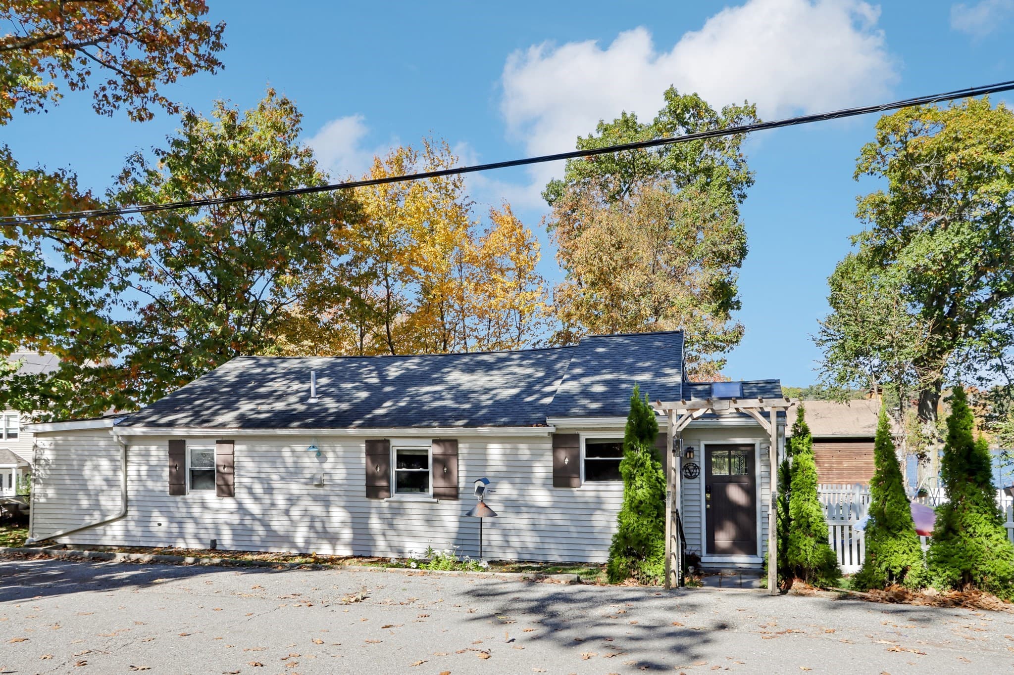 2 Lakeview Dr, Billerica MA 01821