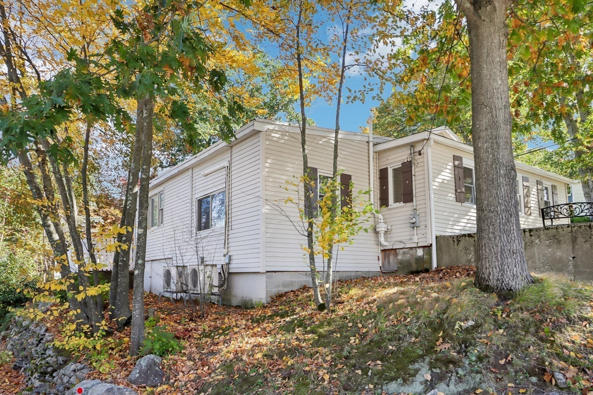 Single Family Residence at 2 Lakeview Dr, Billerica MA 01821, photo 41 of 42