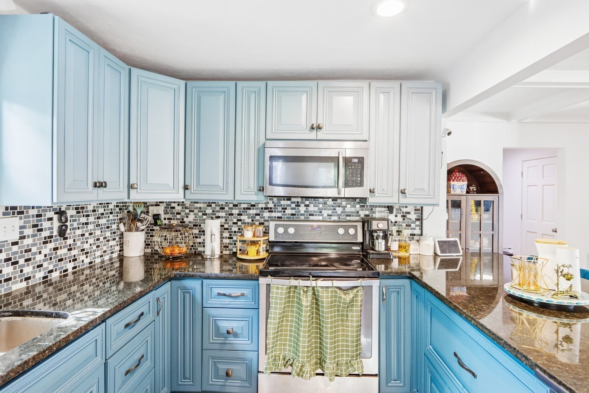 Single Family Residence at 2 Lakeview Dr, Billerica MA 01821, photo 19 of 42