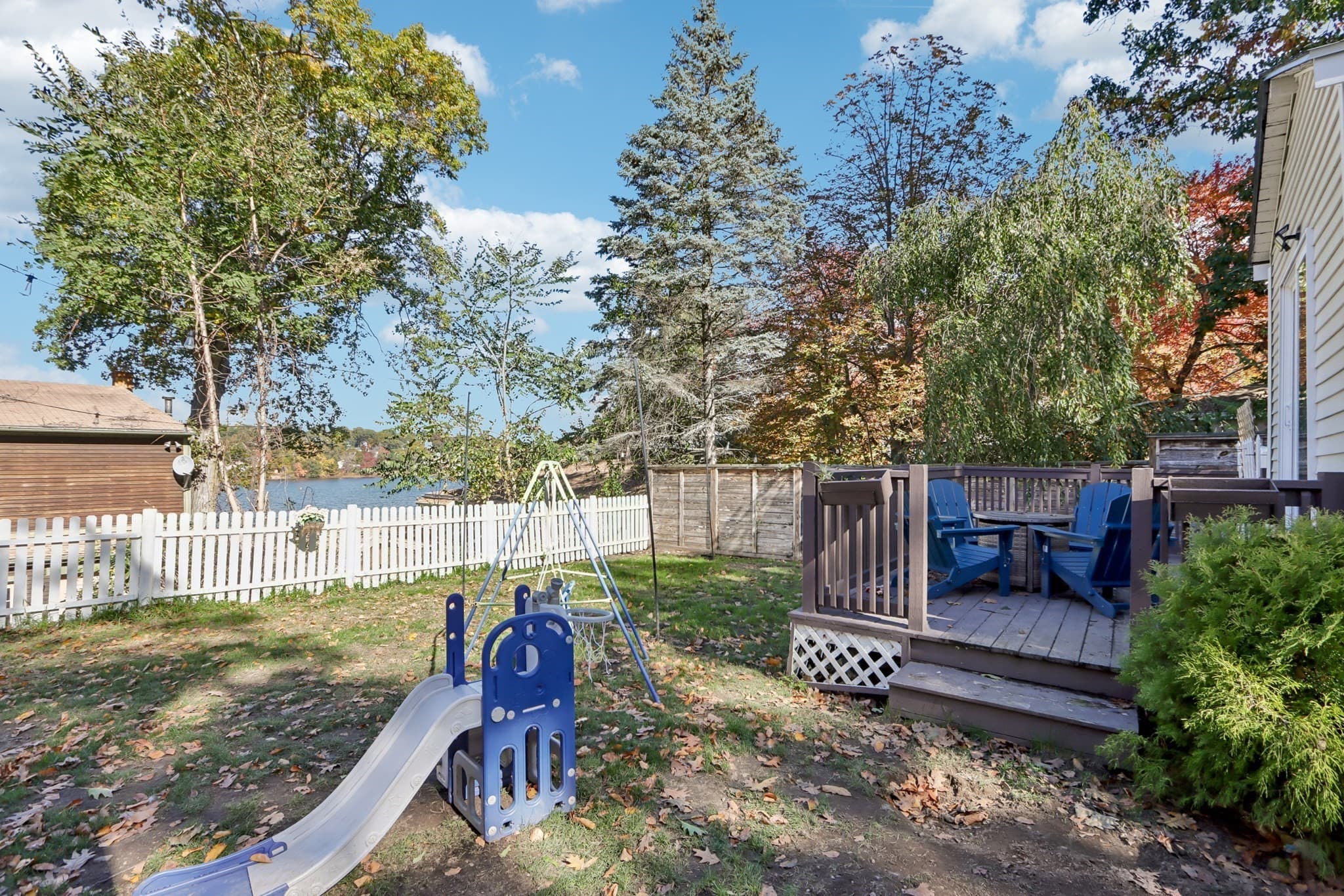 Single Family Residence at 2 Lakeview Dr, Billerica MA 01821, photo 4 of 42