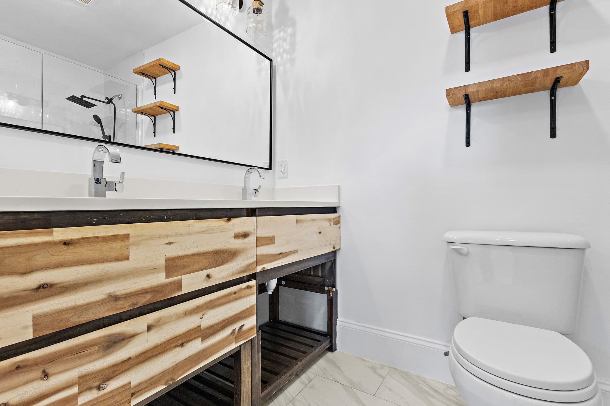 Condominium at 138 Trenton # 1, Boston MA 02128, photo 9 of 38
