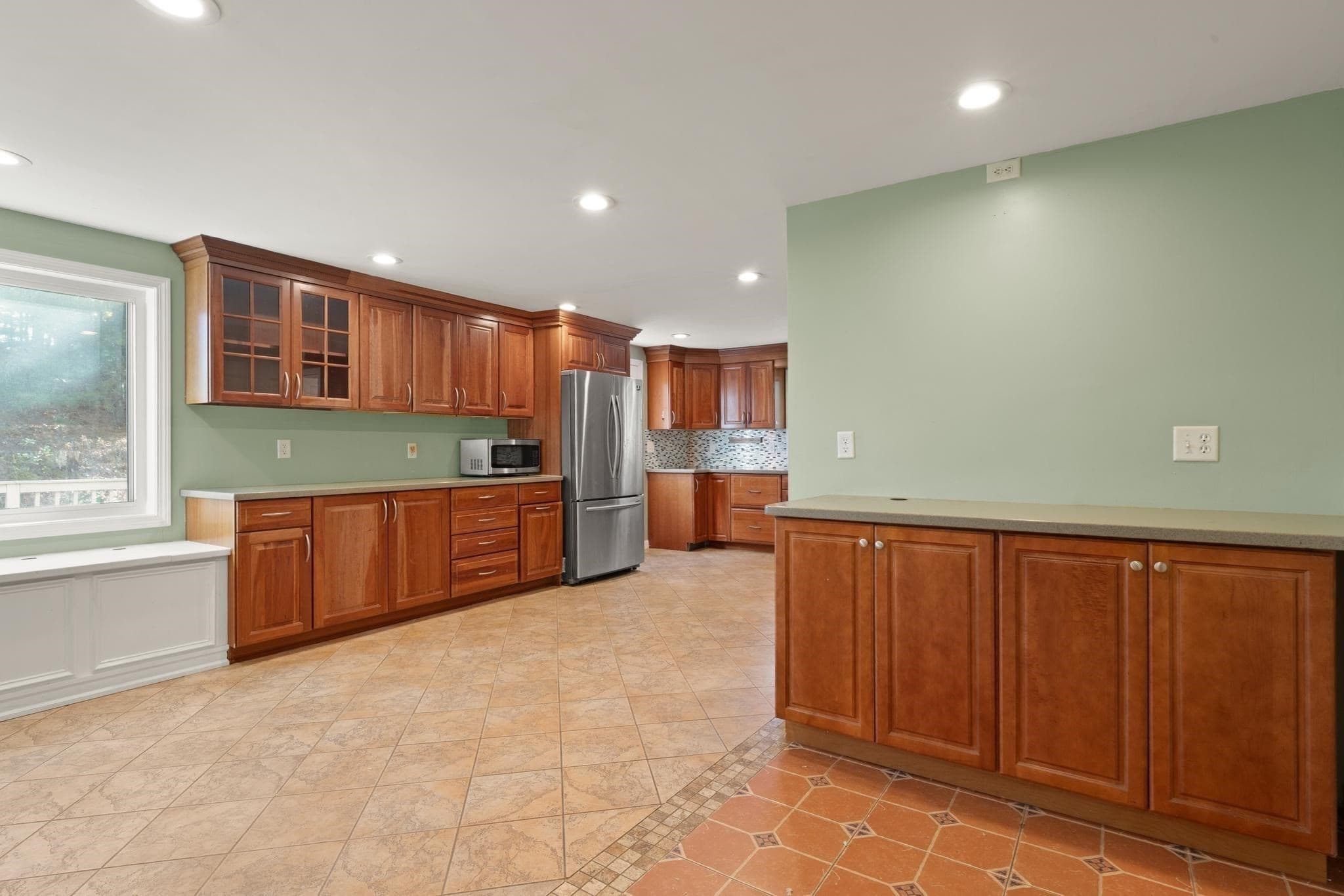 Single Family Residence at 3 Ledgelawn Ave, Billerica MA 01821, photo 16 of 42