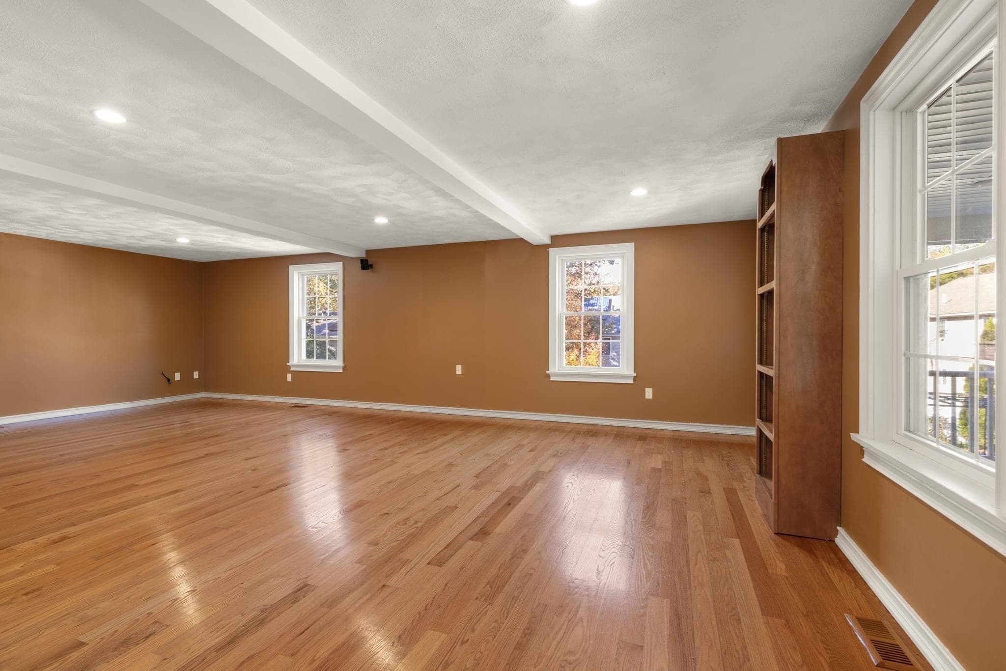 Single Family Residence at 3 Ledgelawn Ave, Billerica MA 01821, photo 9 of 42