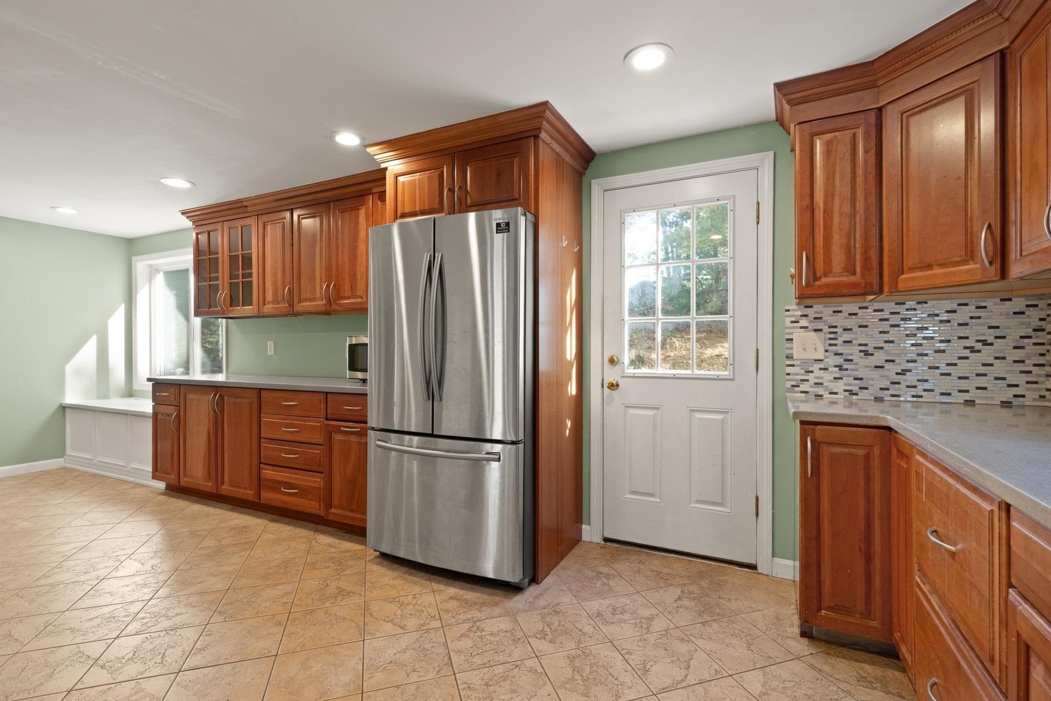 Single Family Residence at 3 Ledgelawn Ave, Billerica MA 01821, photo 14 of 42