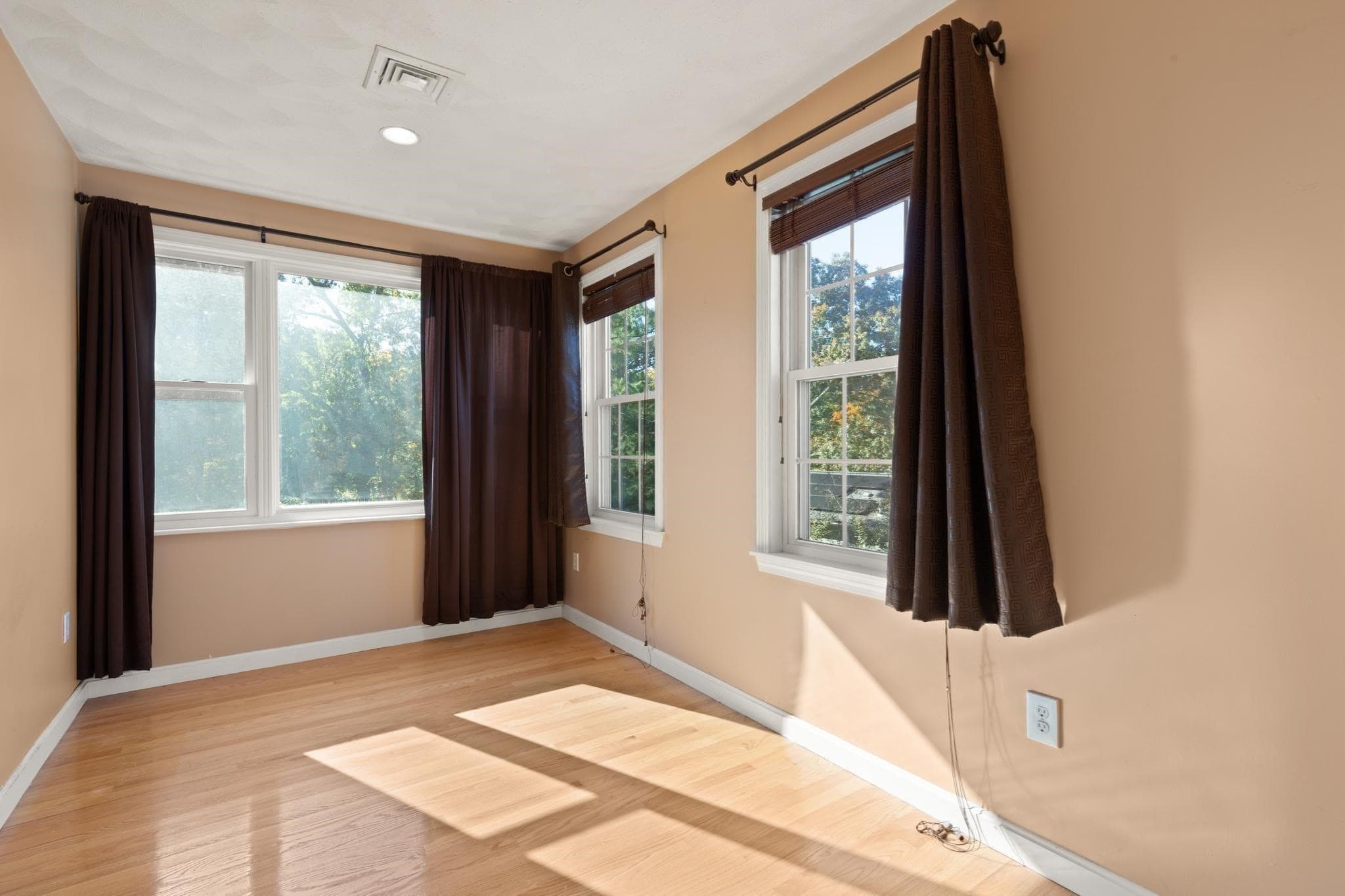 Single Family Residence at 3 Ledgelawn Ave, Billerica MA 01821, photo 29 of 42