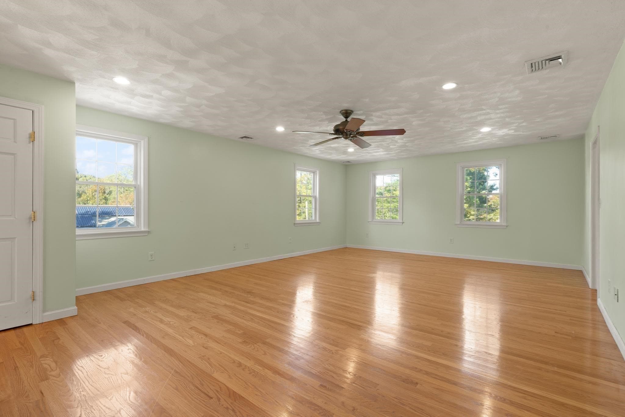Single Family Residence at 3 Ledgelawn Ave, Billerica MA 01821, photo 25 of 42