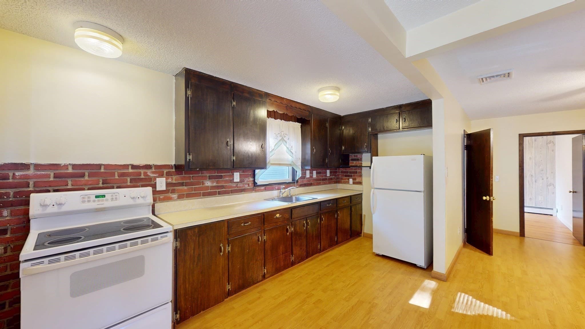Single Family Residence at 41 Lakeshore Dr, Bellingham MA 02019, photo 10 of 28