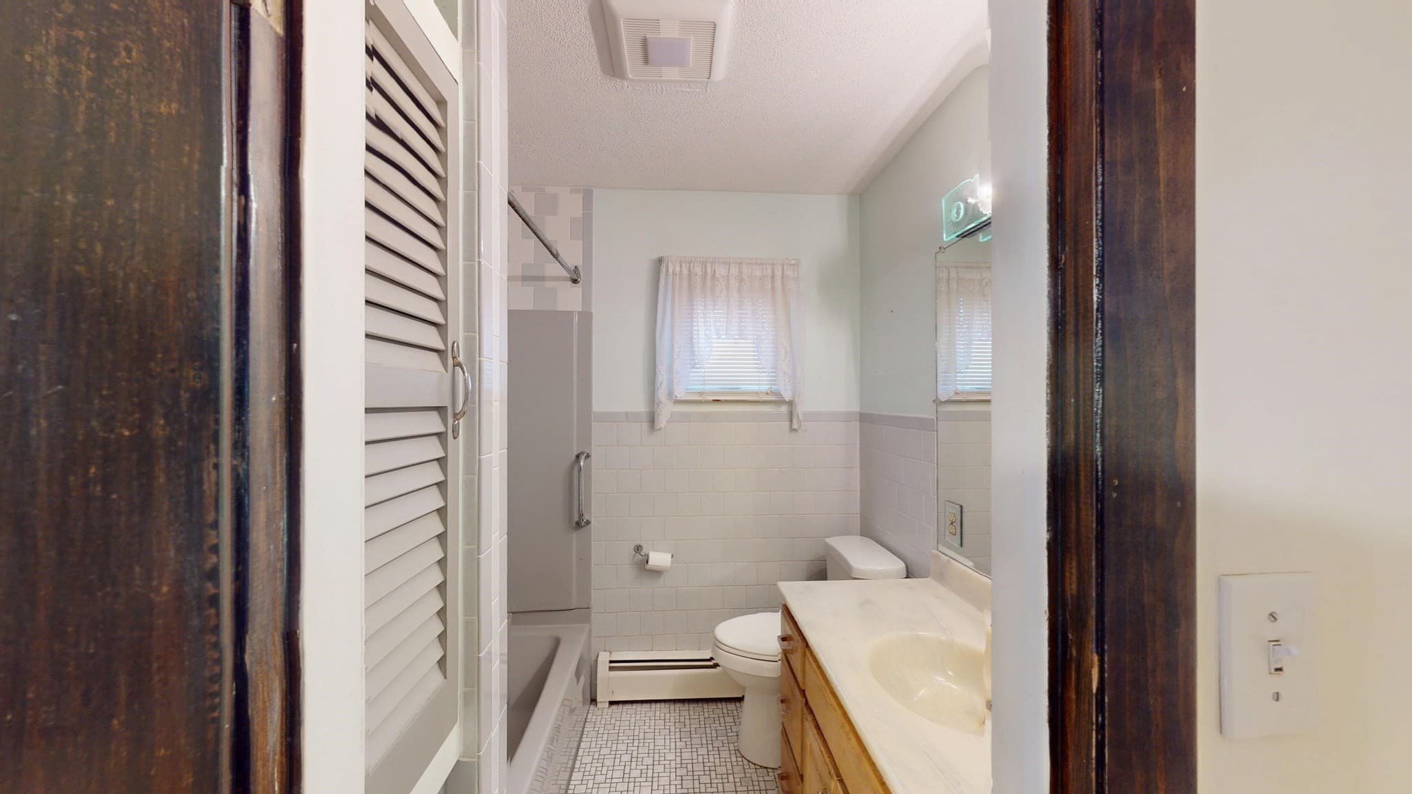 Single Family Residence at 41 Lakeshore Dr, Bellingham MA 02019, photo 14 of 28