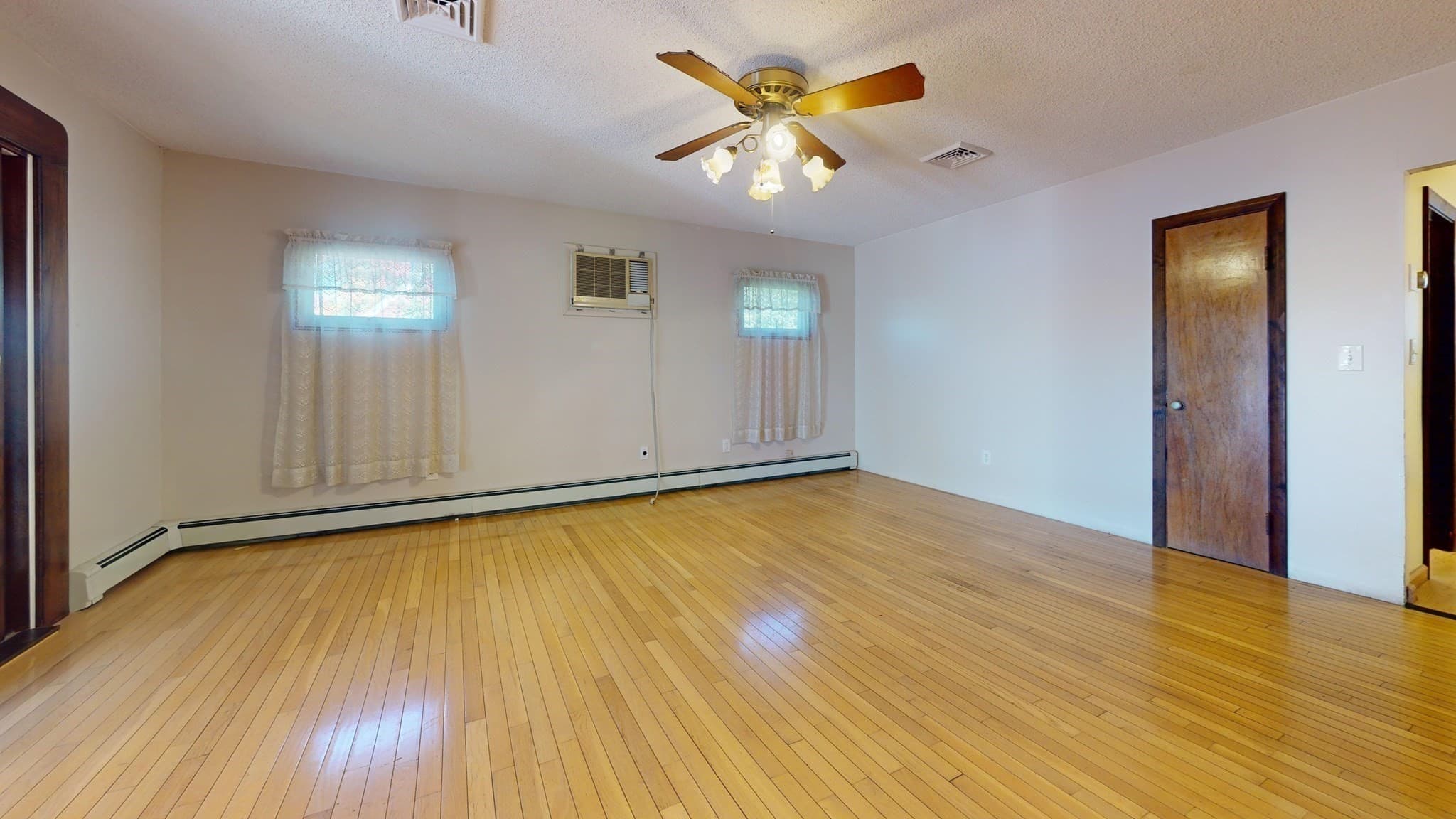 Single Family Residence at 41 Lakeshore Dr, Bellingham MA 02019, photo 19 of 28