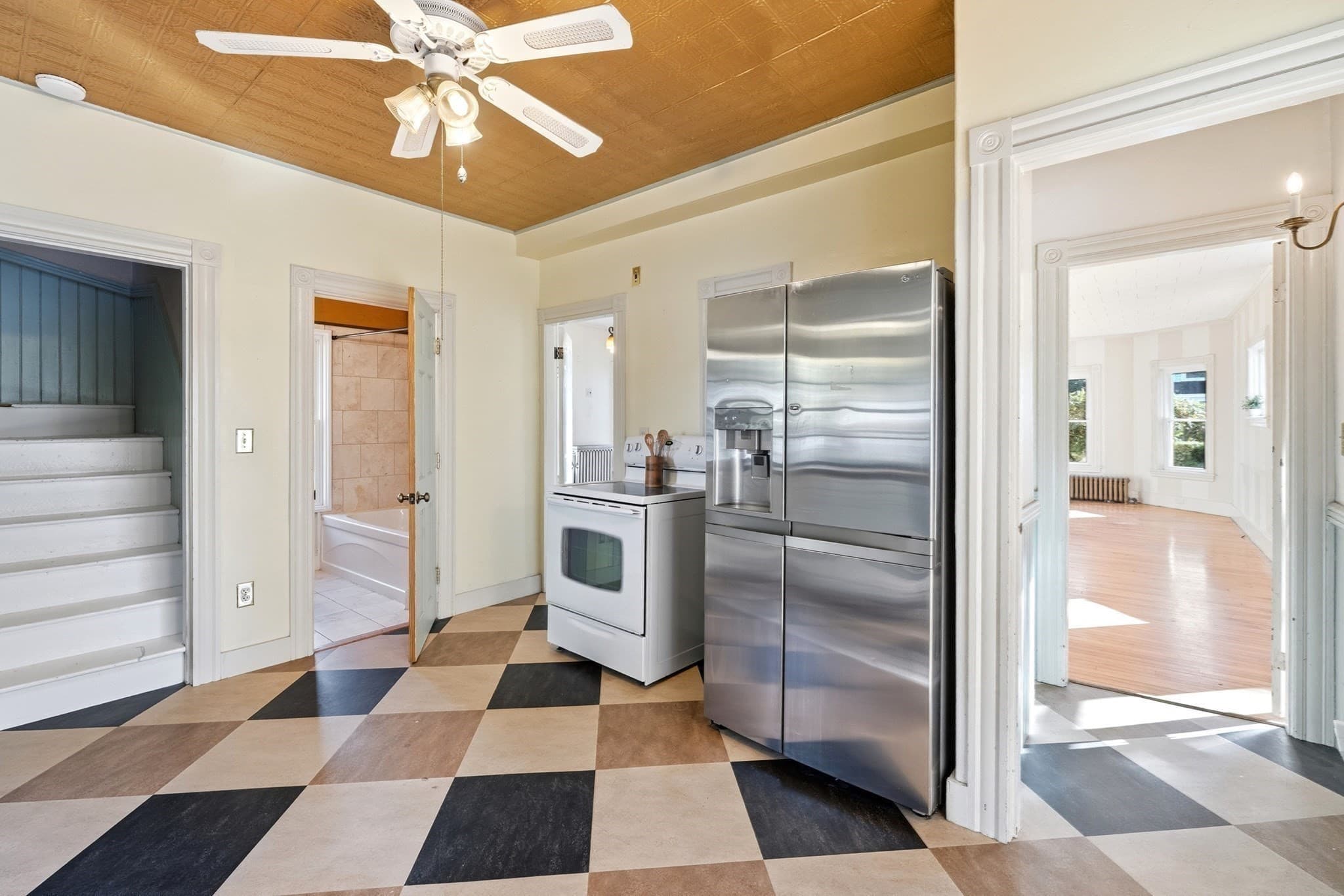 Single Family Residence at 23 Montague St, Worcester MA 01603, photo 6 of 35