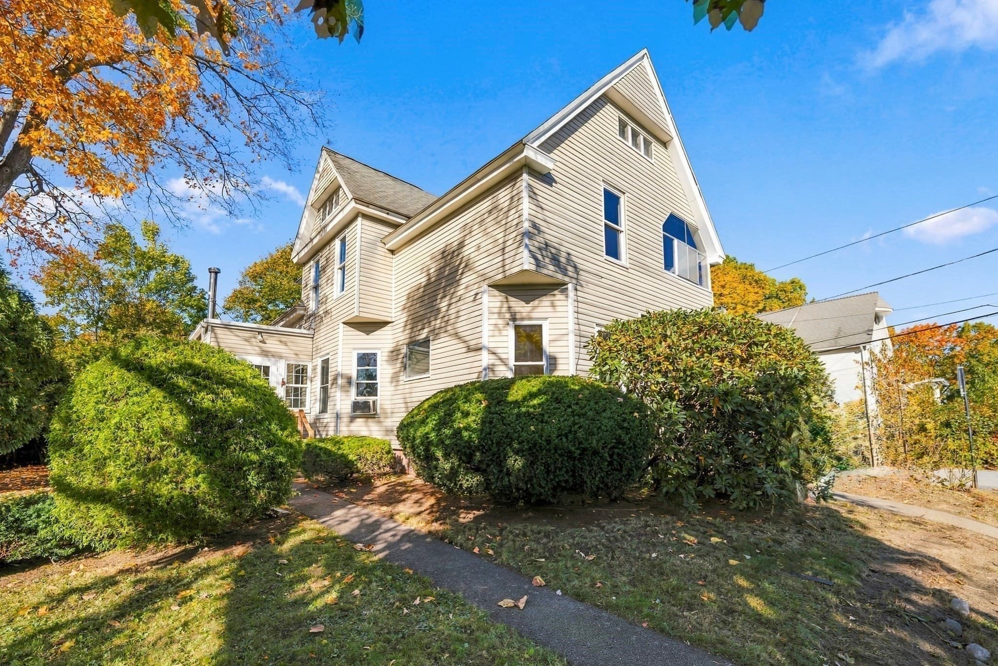 23 Montague St, Worcester MA 01603