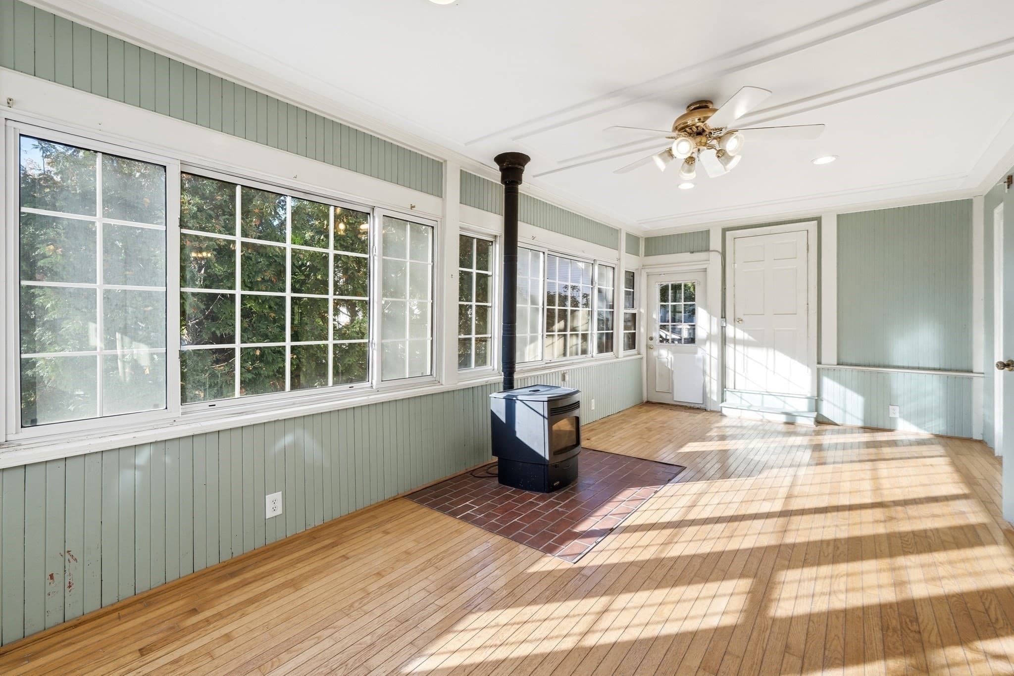Single Family Residence at 23 Montague St, Worcester MA 01603, photo 10 of 35