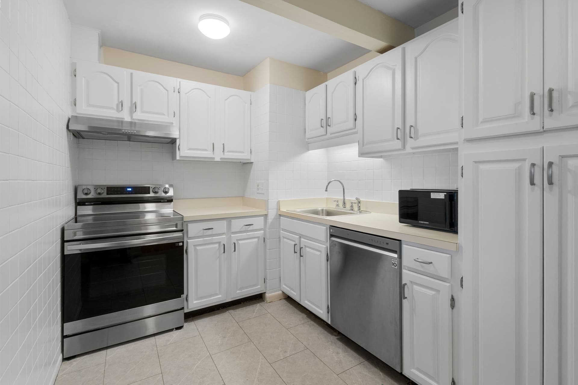 Condominium at 5 Linda Ln # 4, Boston MA 02125, photo 10 of 15