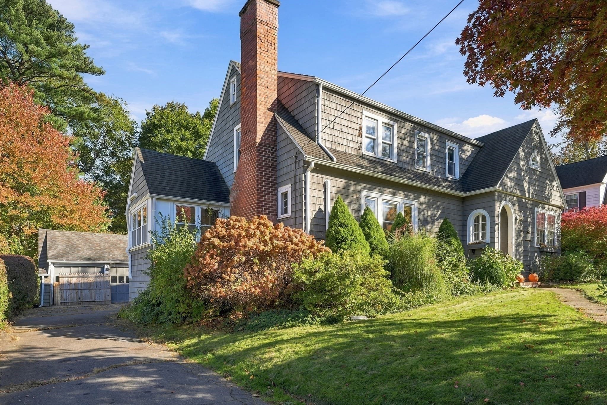 Single Family Residence at 65 Craiwell Ave, West Springfield MA 01089, photo 3 of 42