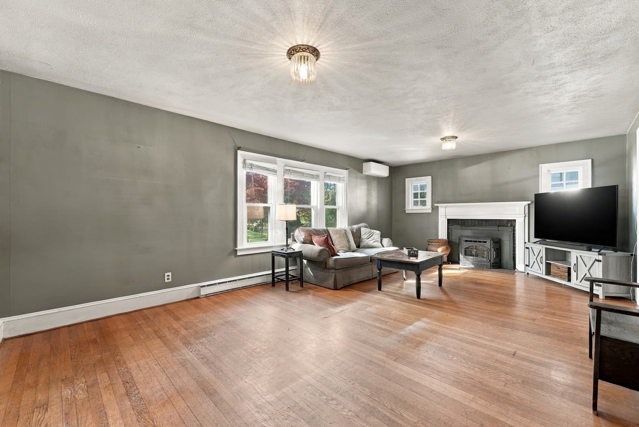 Single Family Residence at 65 Craiwell Ave, West Springfield MA 01089, photo 11 of 42
