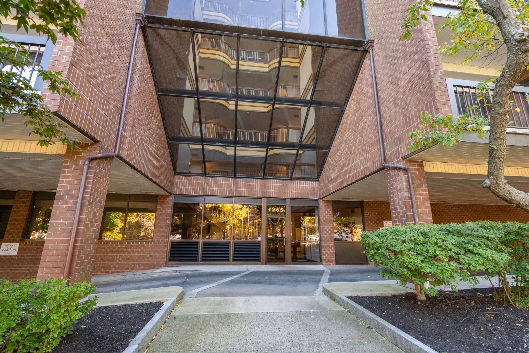 Condominium at 1265 Beacon St # 505, Brookline MA 02446, photo 24 of 28