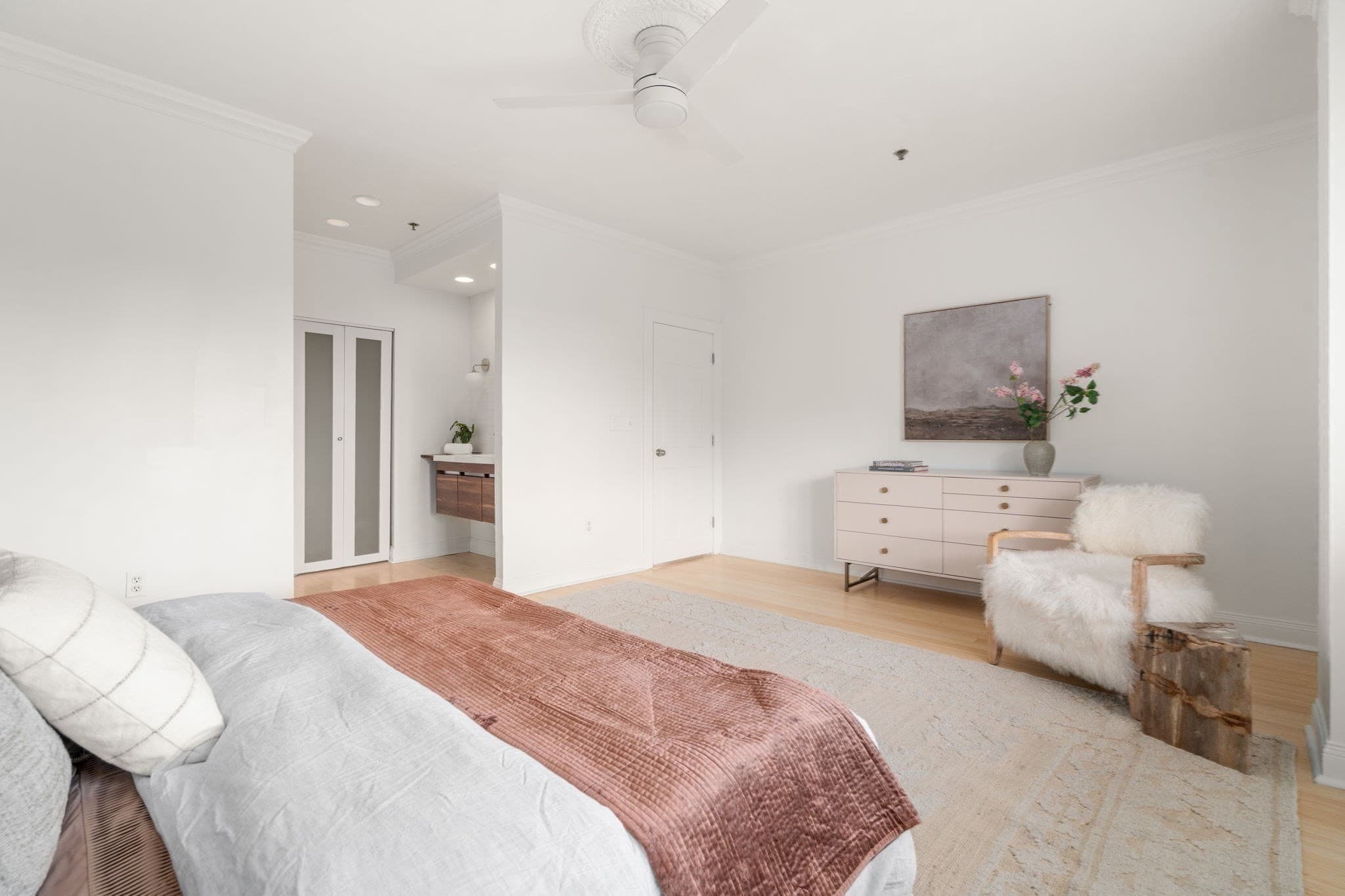 Condominium at 1265 Beacon St # 505, Brookline MA 02446, photo 19 of 28