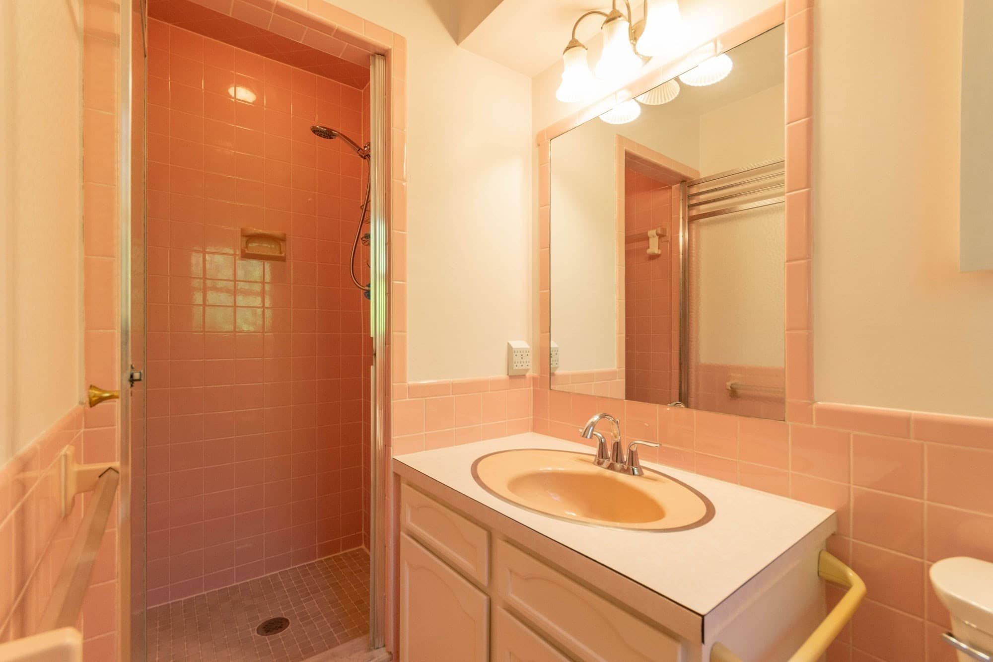 Single Family Residence at 194 Redfern Dr, Longmeadow MA 01106, photo 22 of 36