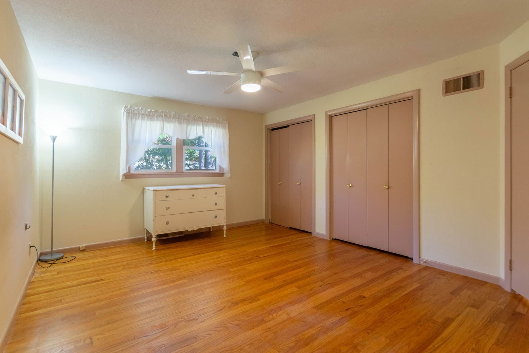 Single Family Residence at 194 Redfern Dr, Longmeadow MA 01106, photo 20 of 36