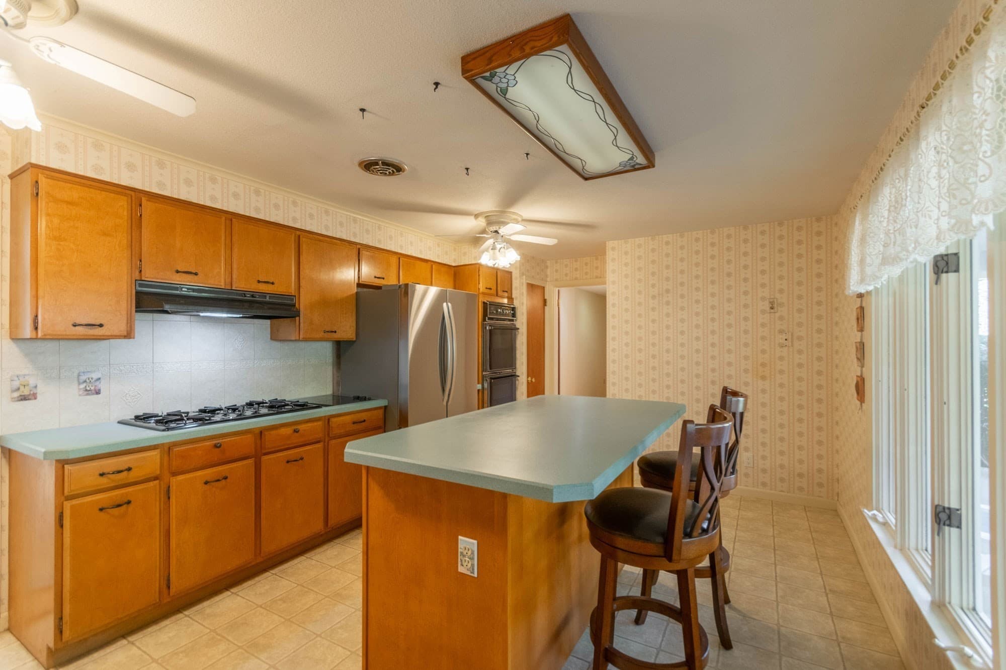 Single Family Residence at 194 Redfern Dr, Longmeadow MA 01106, photo 14 of 36
