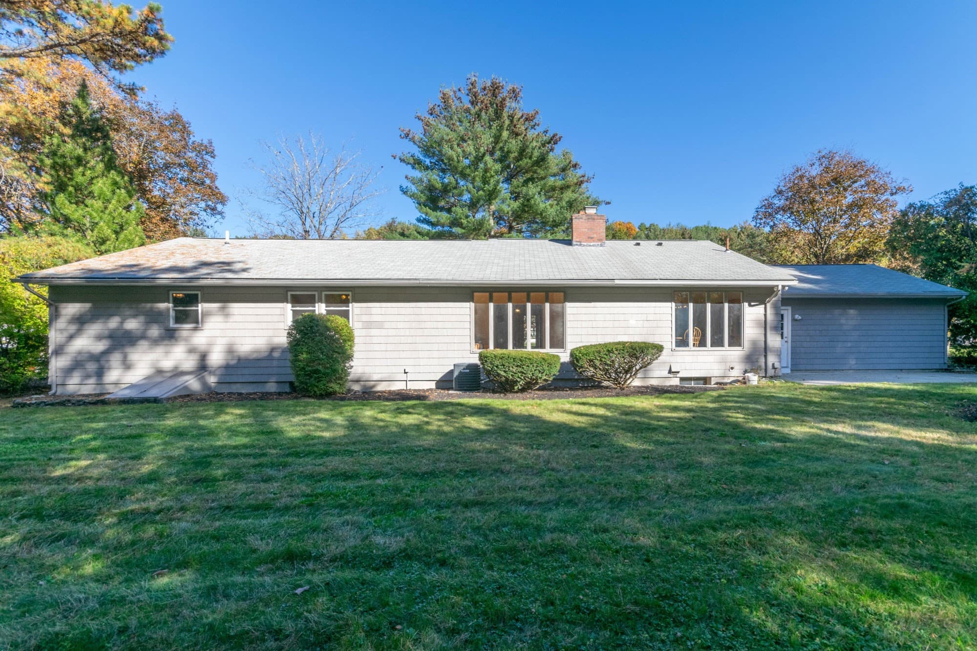Single Family Residence at 194 Redfern Dr, Longmeadow MA 01106, photo 35 of 36
