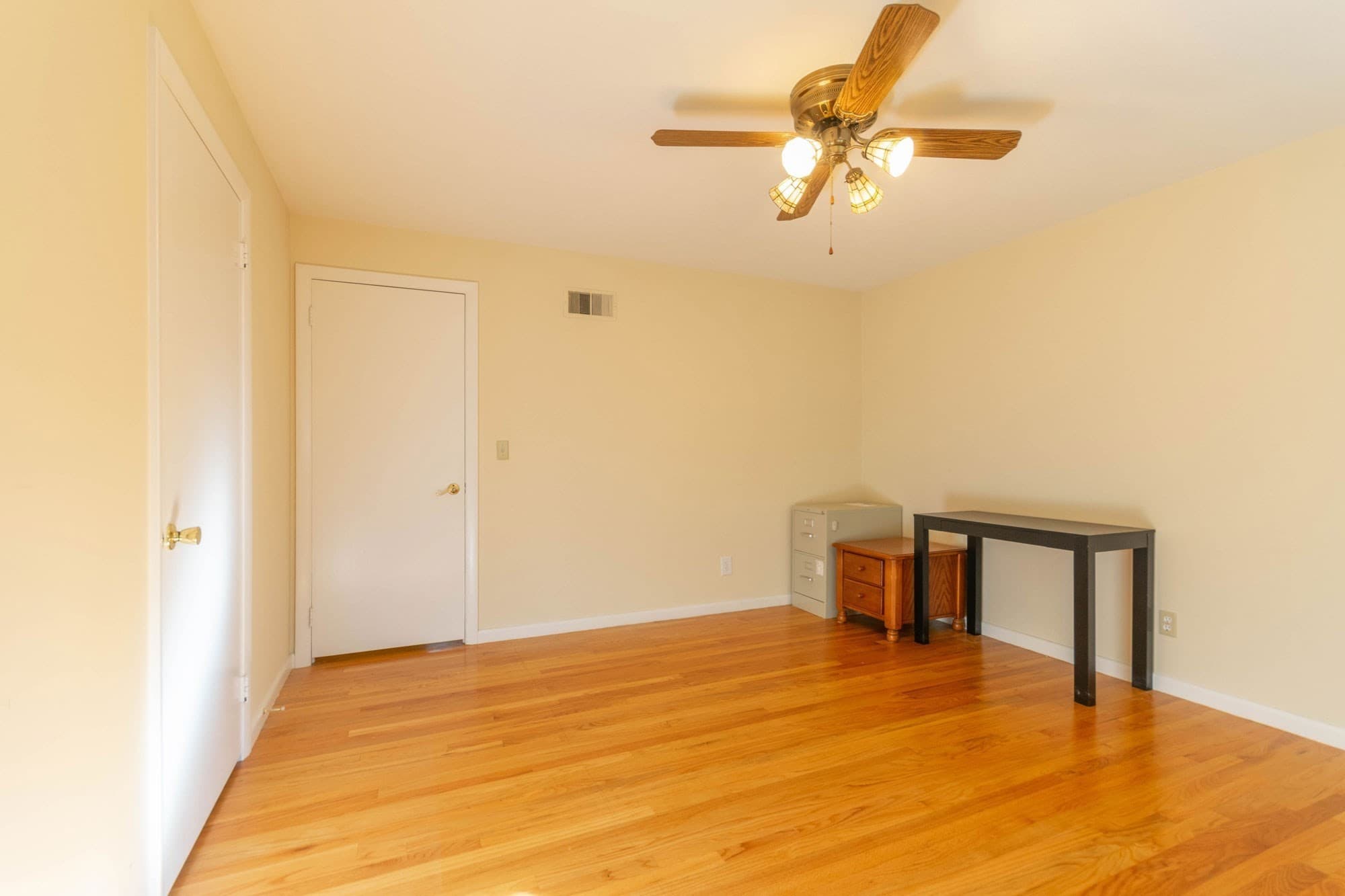 Single Family Residence at 194 Redfern Dr, Longmeadow MA 01106, photo 25 of 36