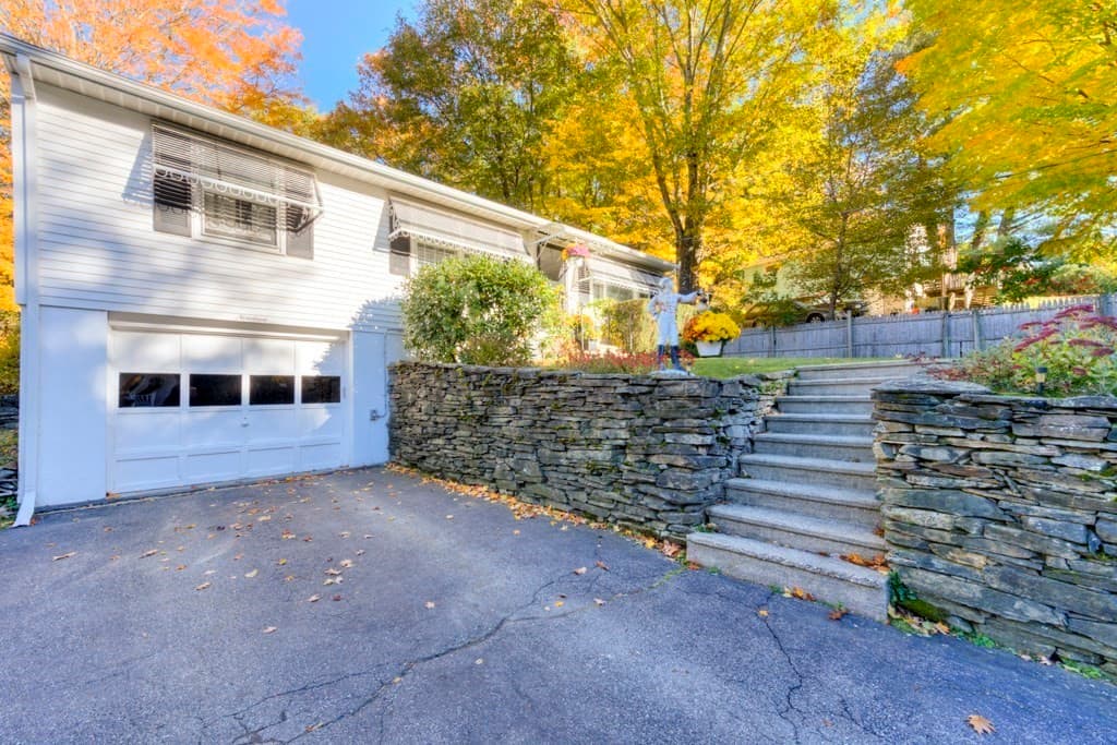 Single Family Residence at 19 Joppa Rd, Worcester MA 01602, photo 2 of 24