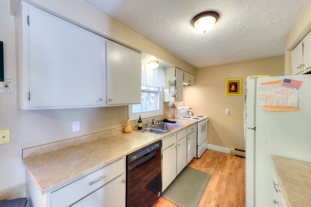 Single Family Residence at 19 Joppa Rd, Worcester MA 01602, photo 6 of 24