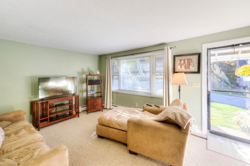 Single Family Residence at 19 Joppa Rd, Worcester MA 01602, photo 3 of 24